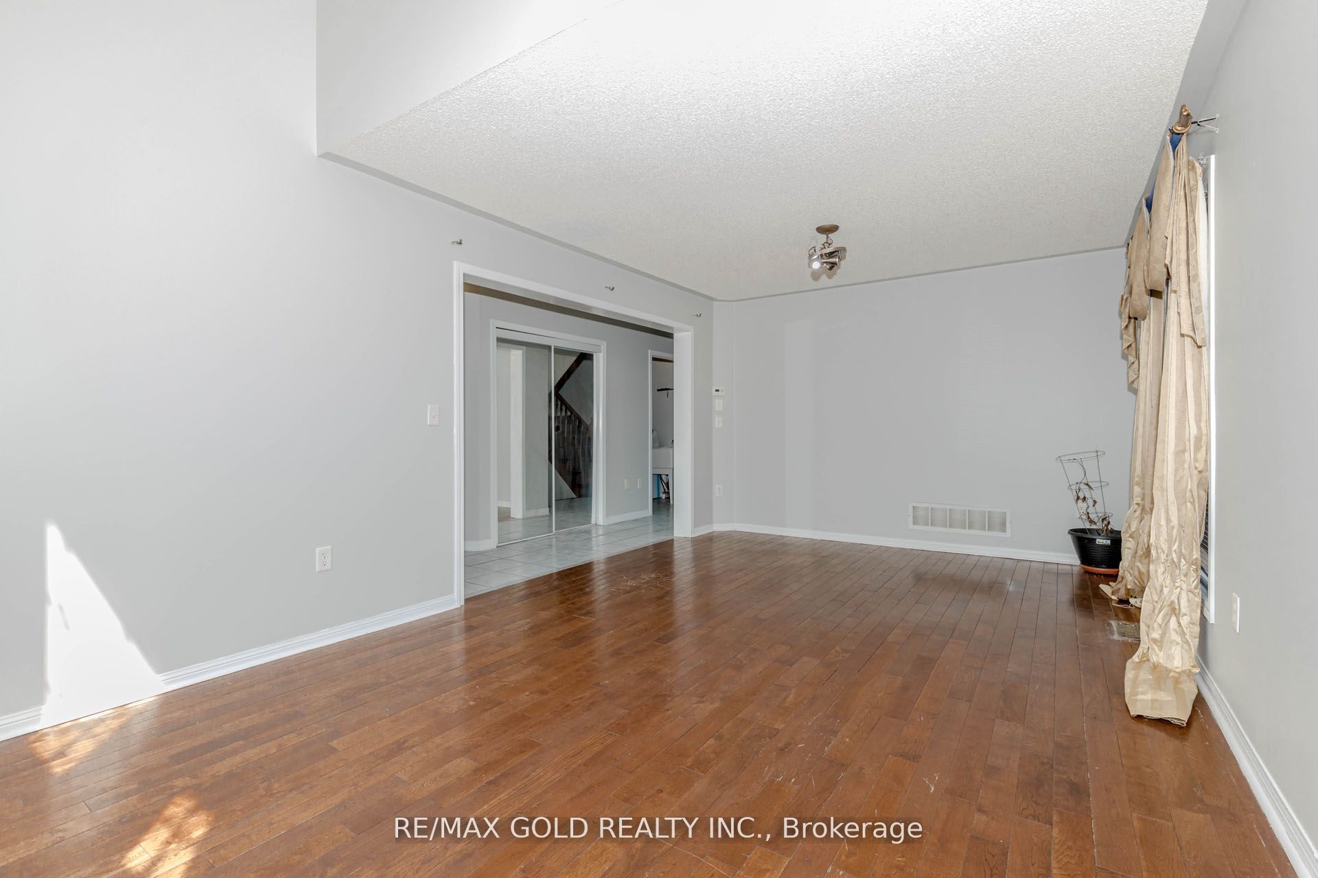 6 Wonder Way Property Photo 6
