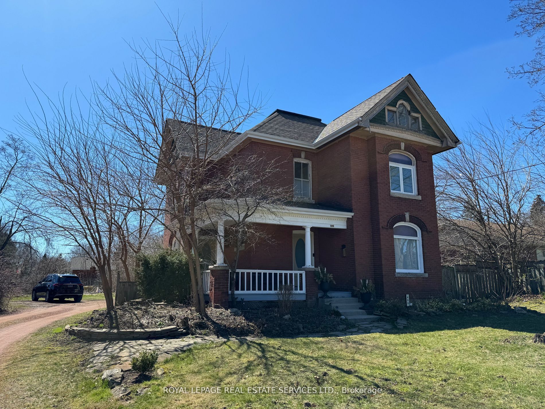 496 Walker's Line Property Photo 1