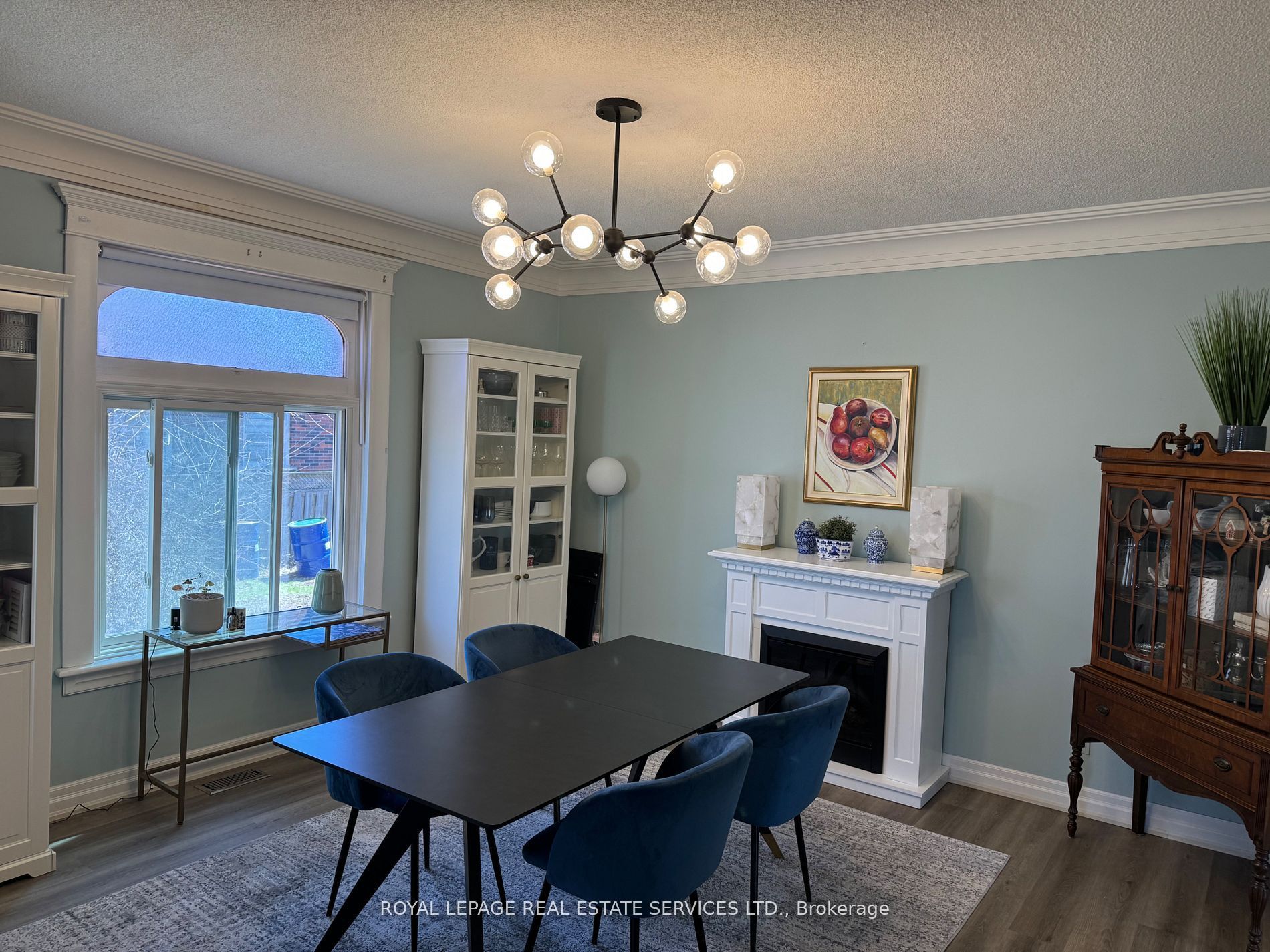 496 Walker's Line Property Photo 10