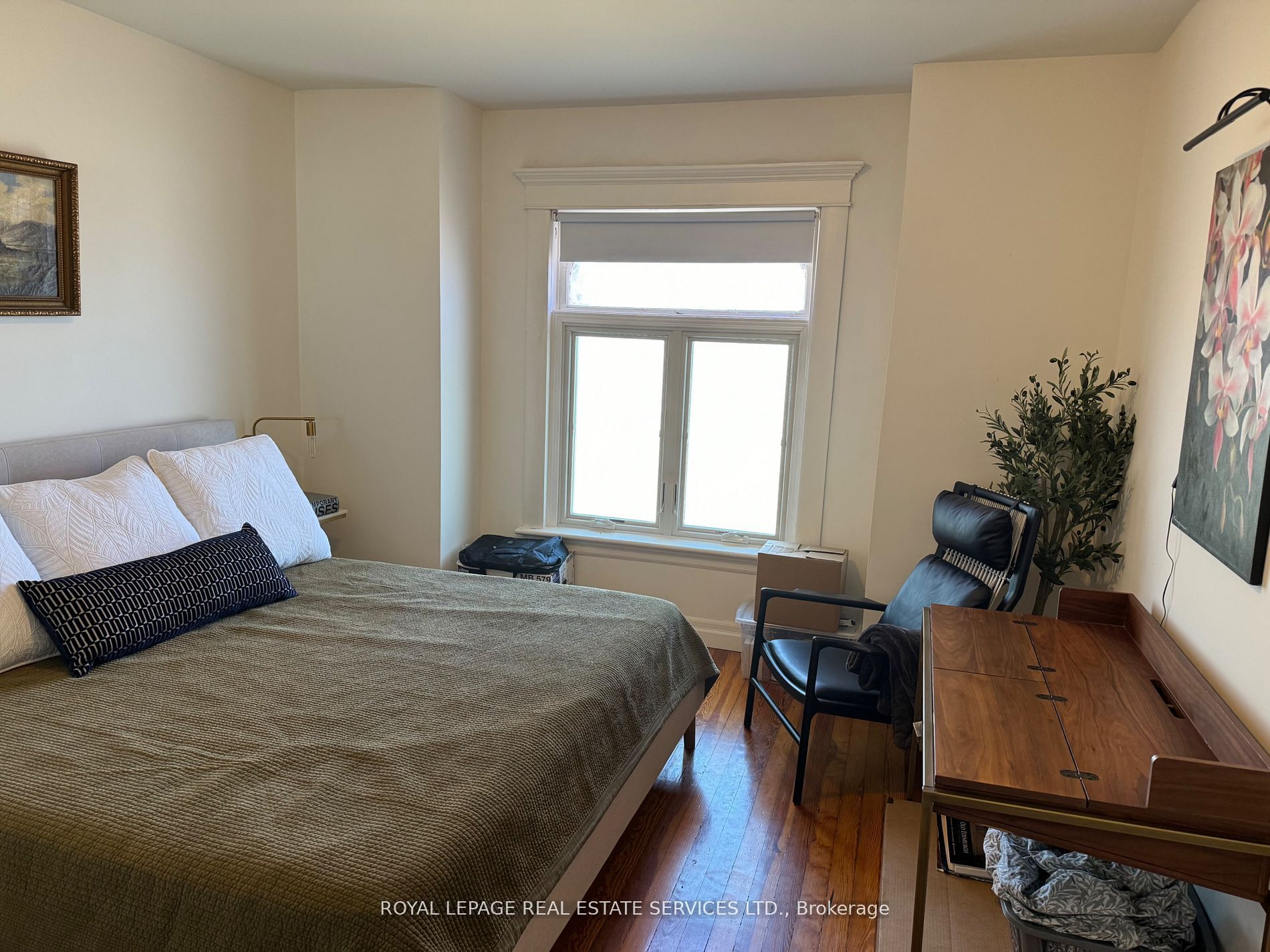 496 Walker's Line Property Photo 17