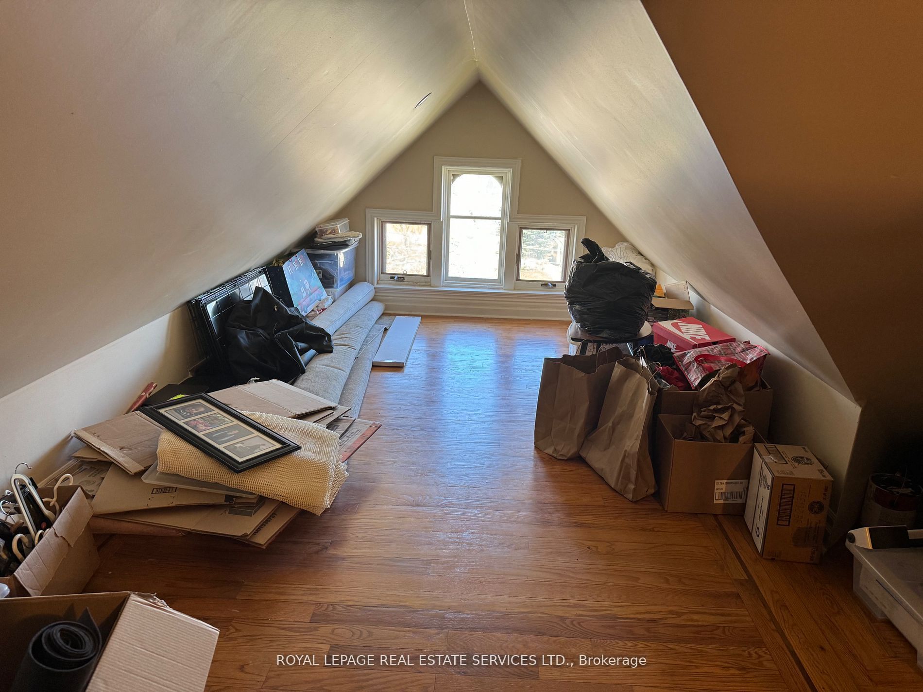 496 Walker's Line Property Photo 23