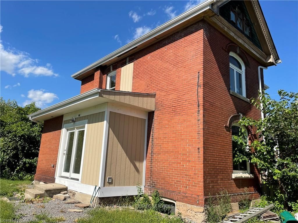 496 Walker's Line Property Photo 25