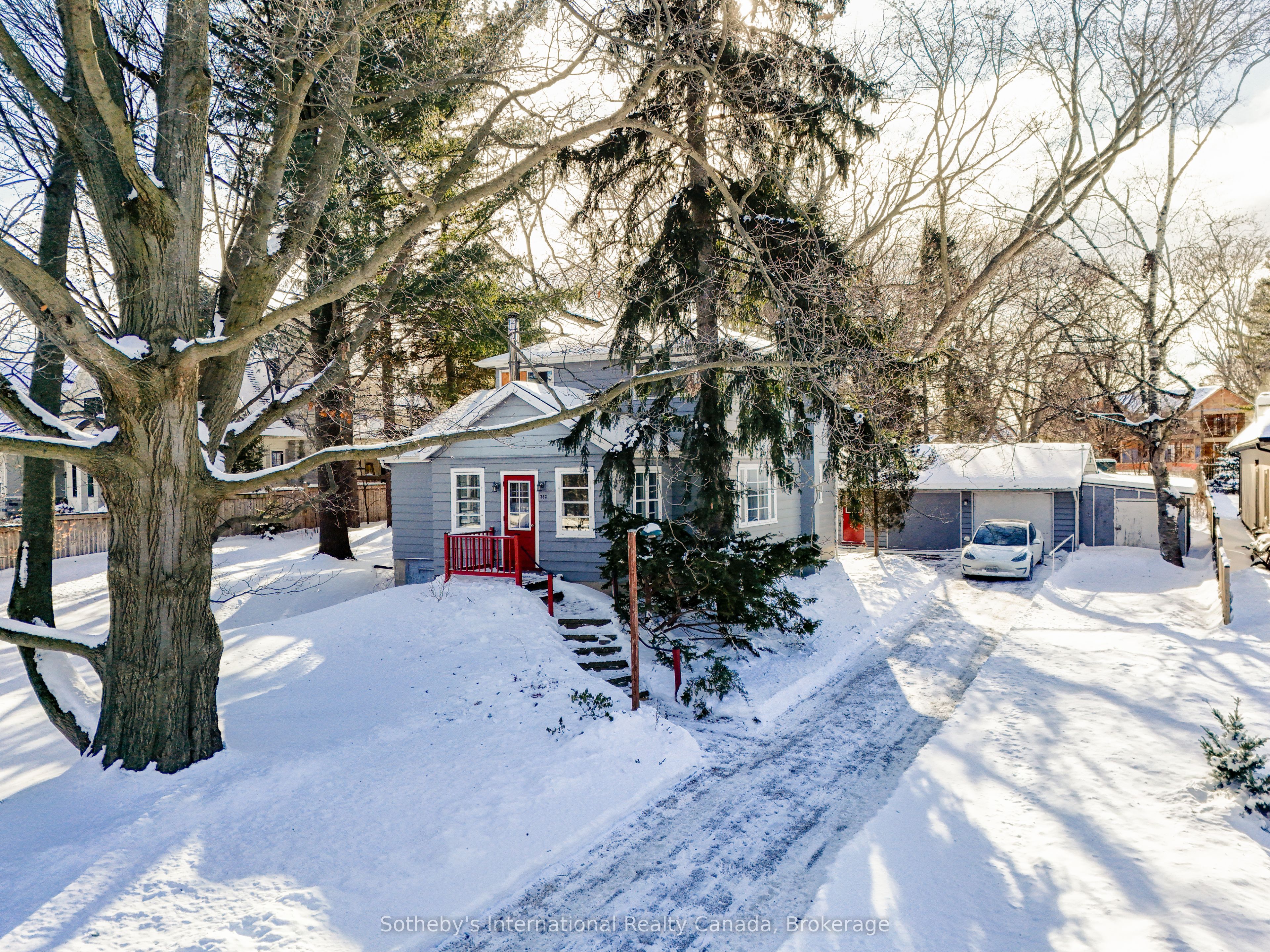 362 Fourth Line Property Photo 4