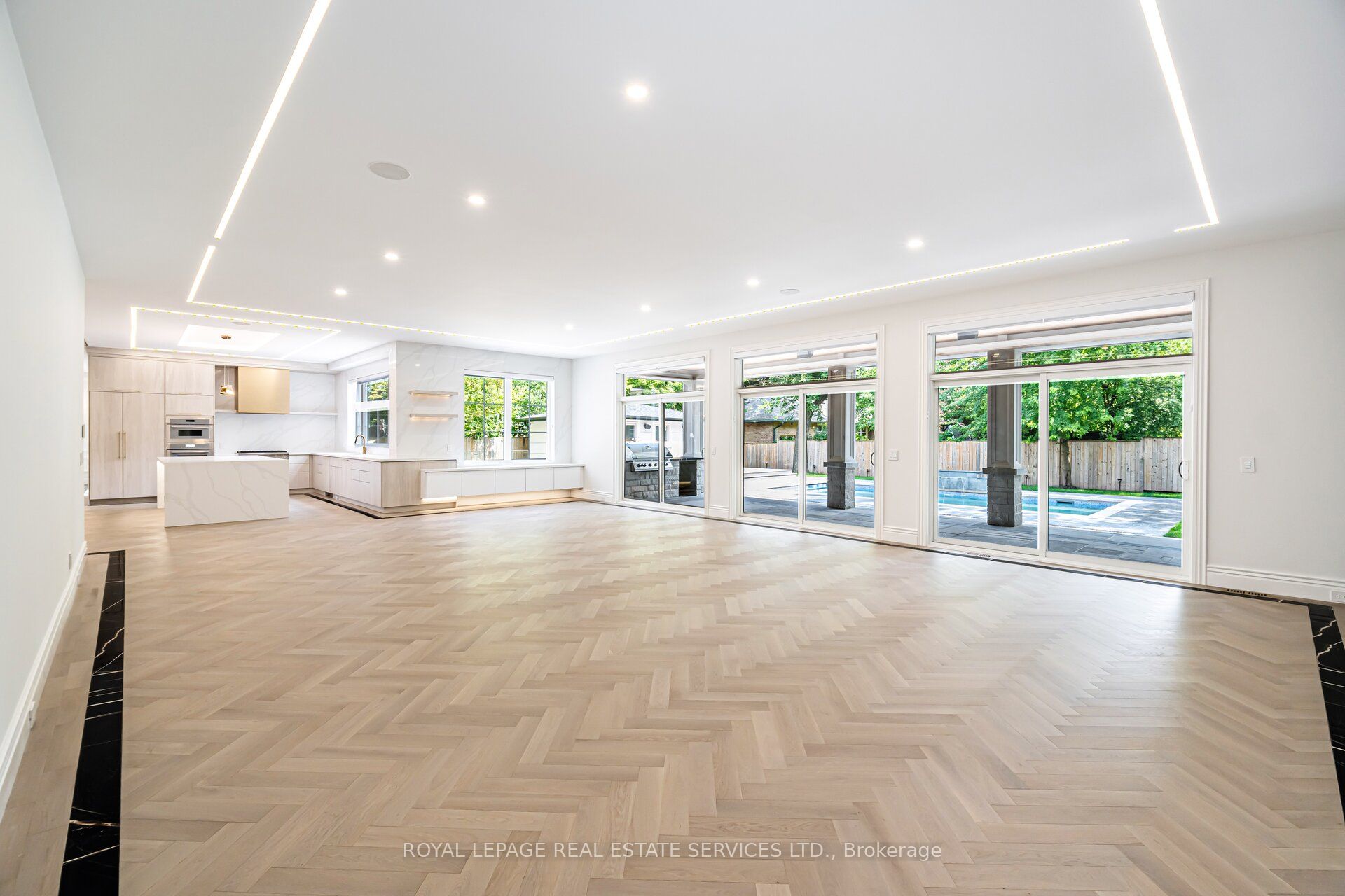 2014 Lakeshore Road W Property Photo 10