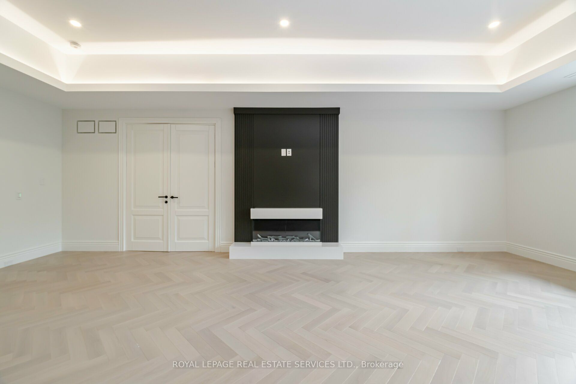 2014 Lakeshore Road W Property Photo 17