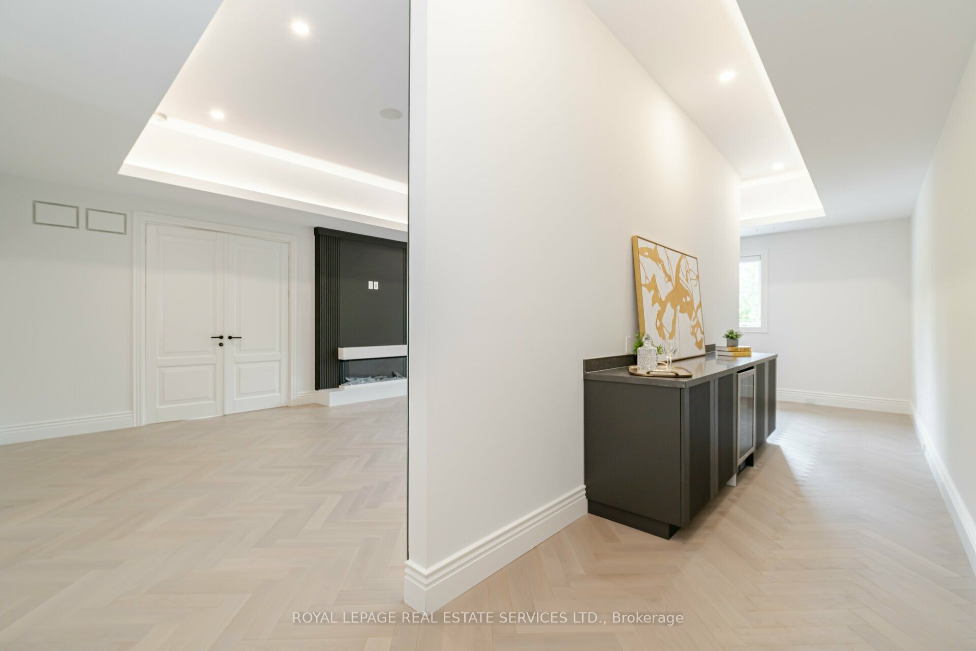 2014 Lakeshore Road W Property Photo 18