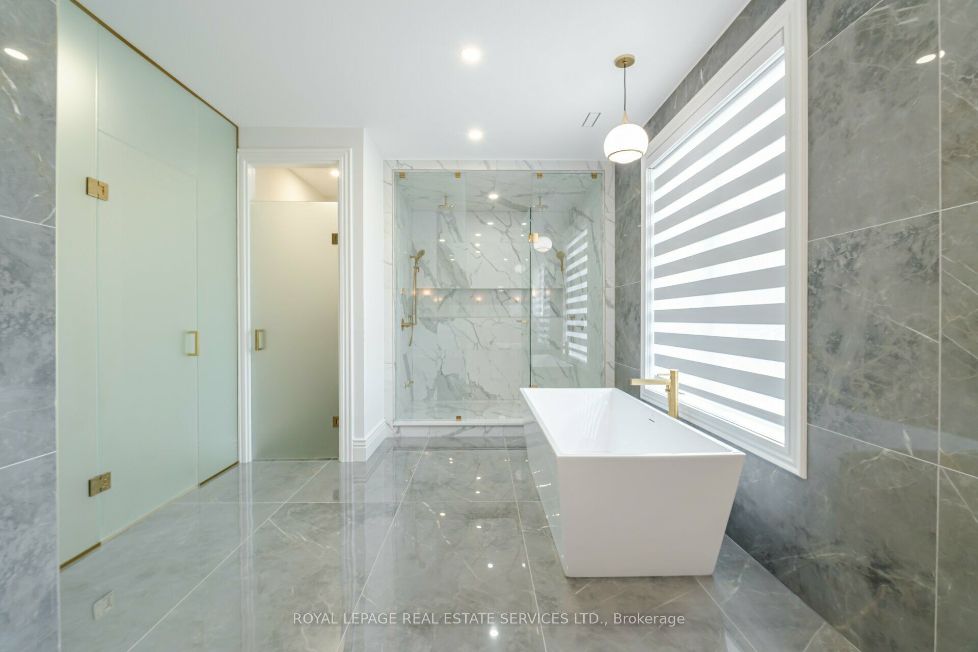 2014 Lakeshore Road W Property Photo 20