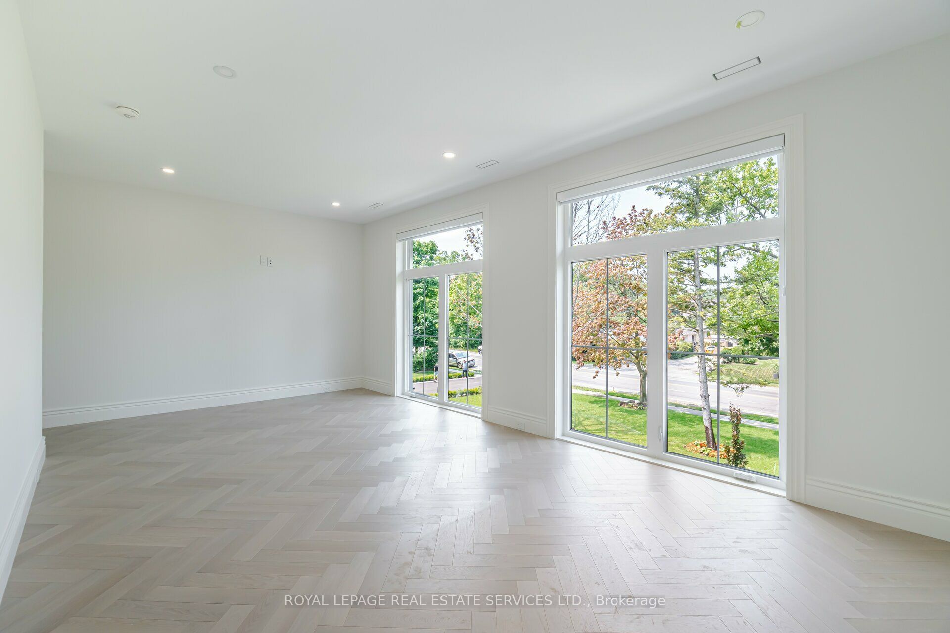 2014 Lakeshore Road W Property Photo 23