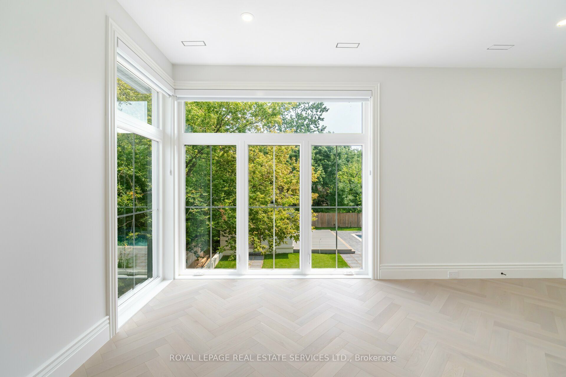 2014 Lakeshore Road W Property Photo 26
