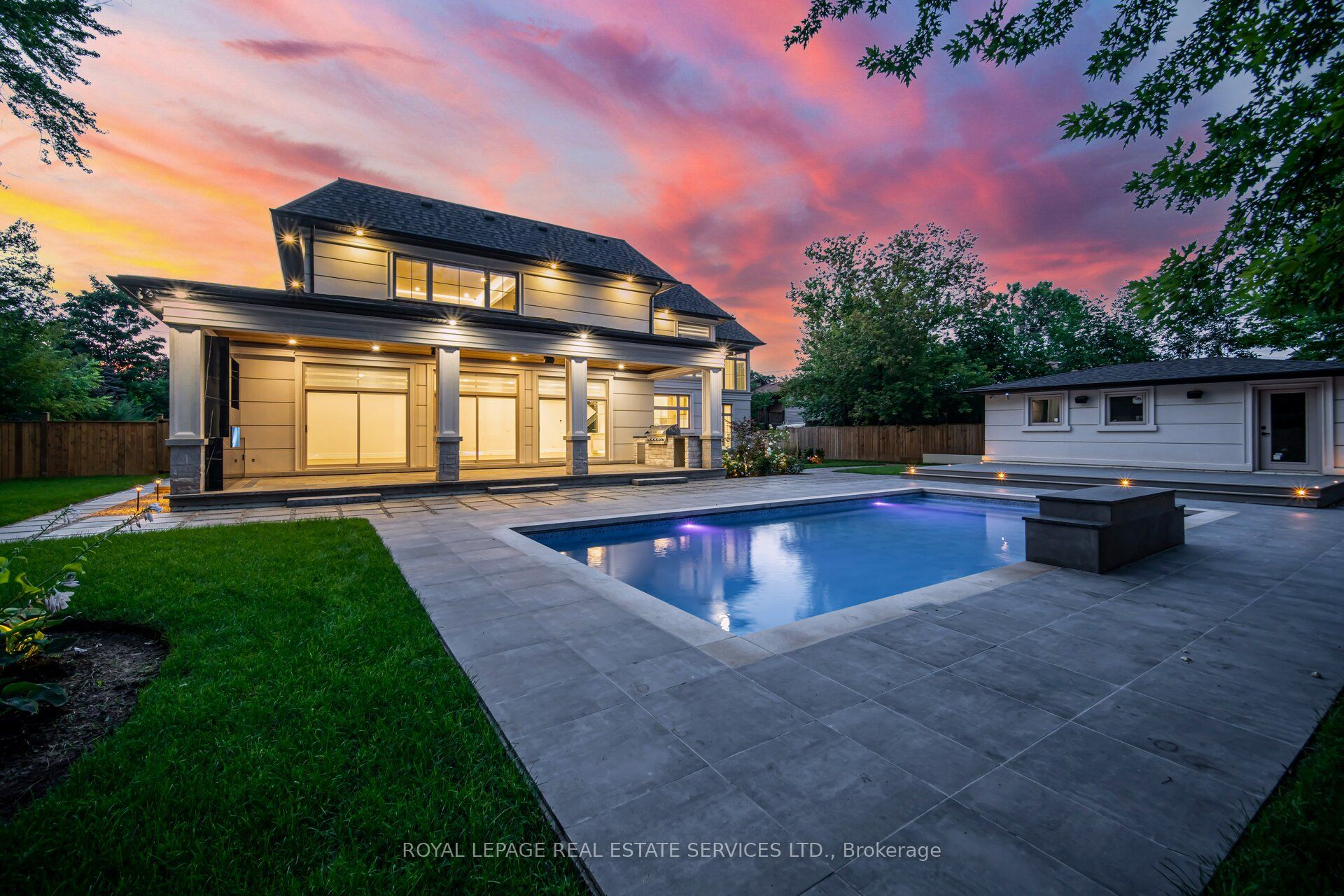 2014 Lakeshore Road W Property Photo 42
