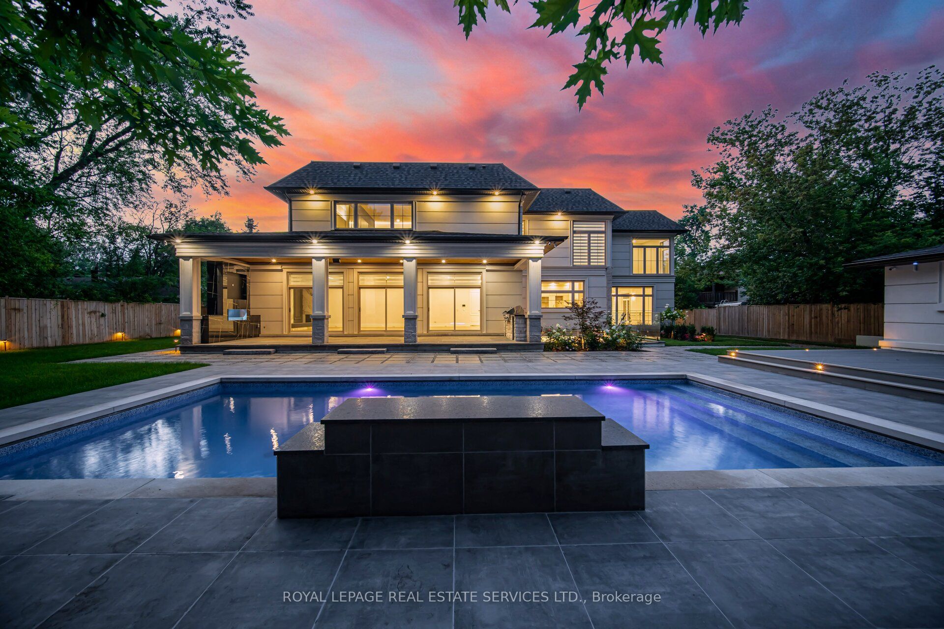 2014 Lakeshore Road W Property Photo 43