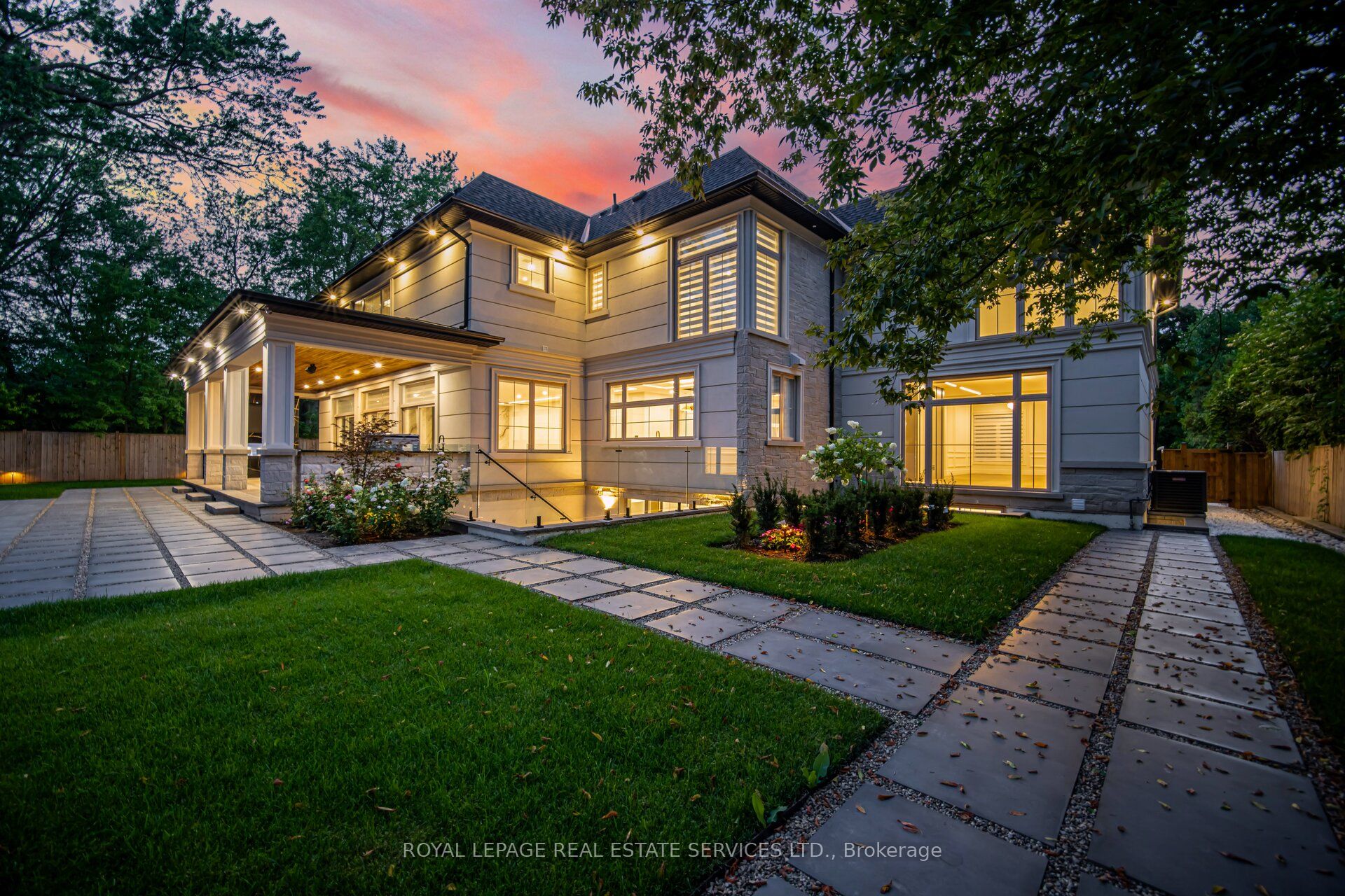 2014 Lakeshore Road W Property Photo 46