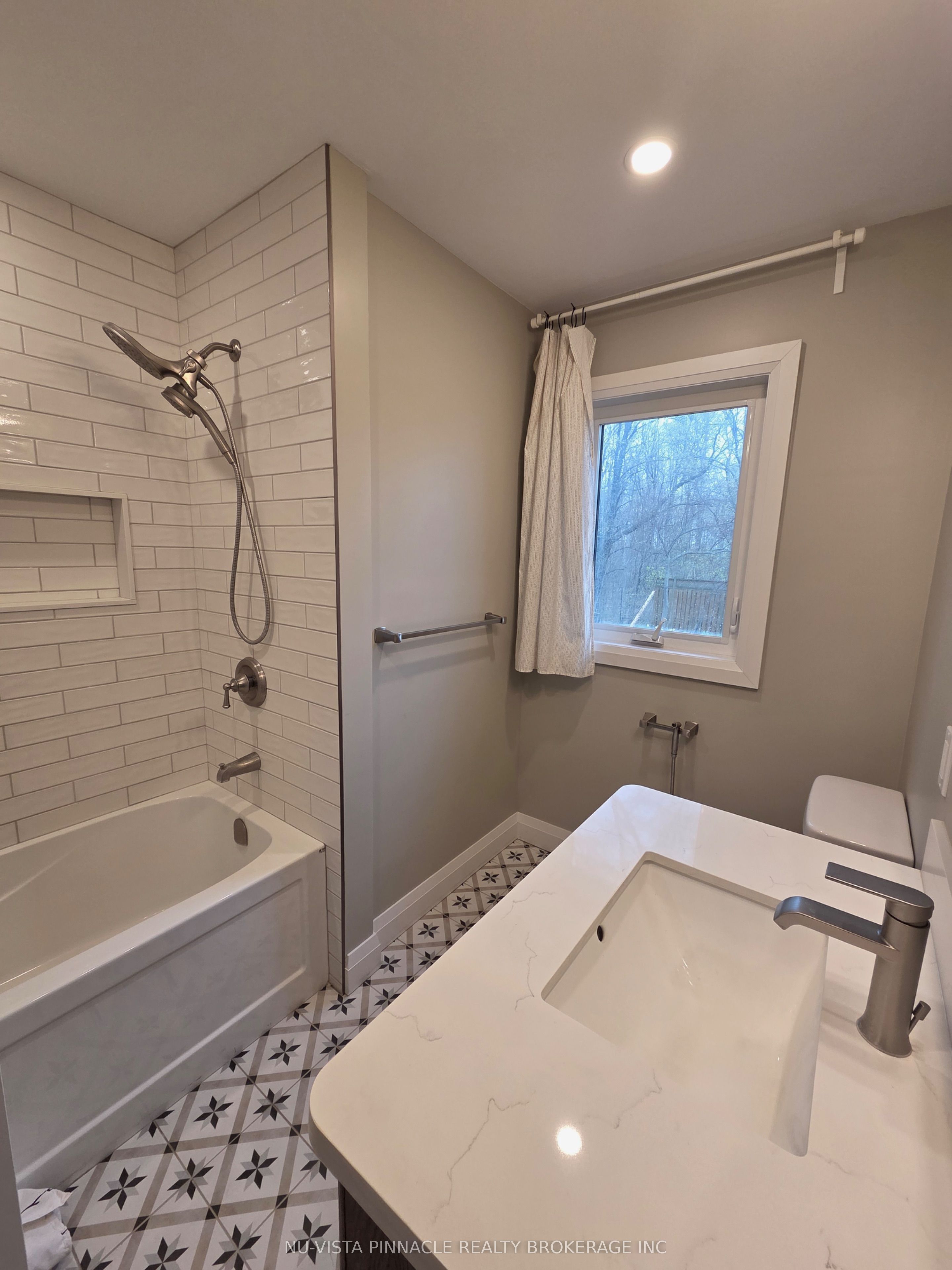 7142 Highway 7 Property Photo 32