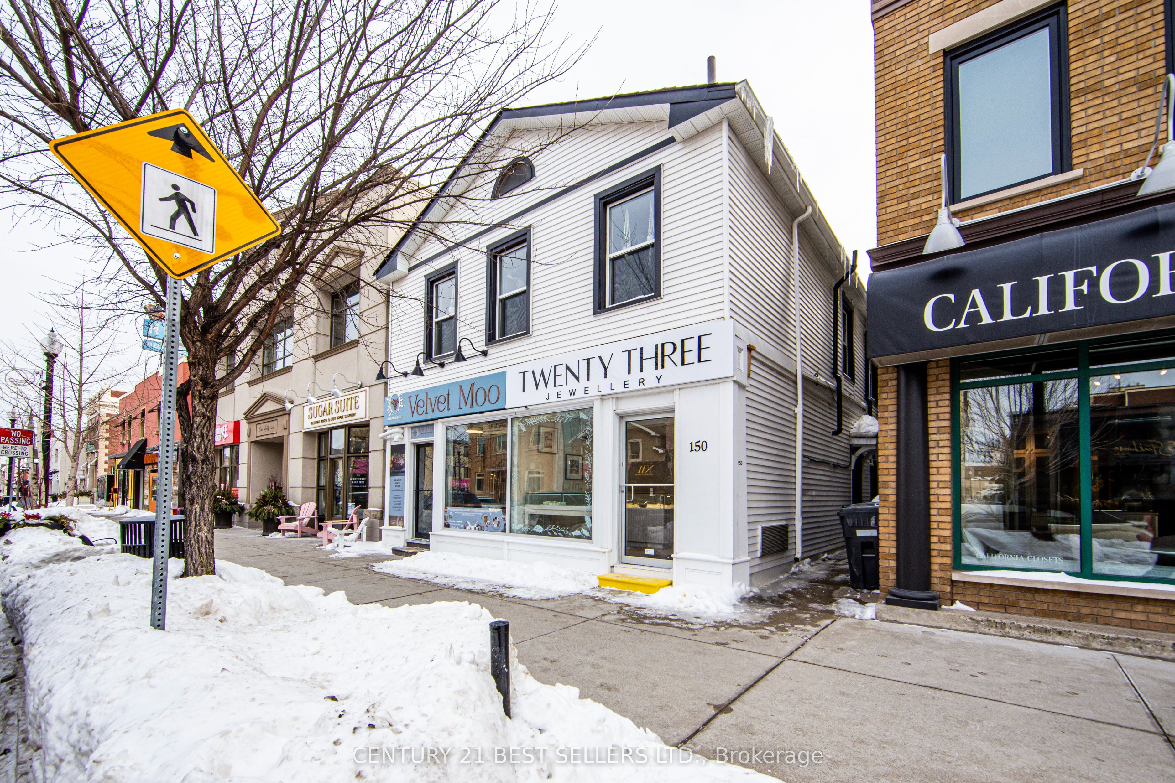 150 Lakeshore Road E Property Photo 2