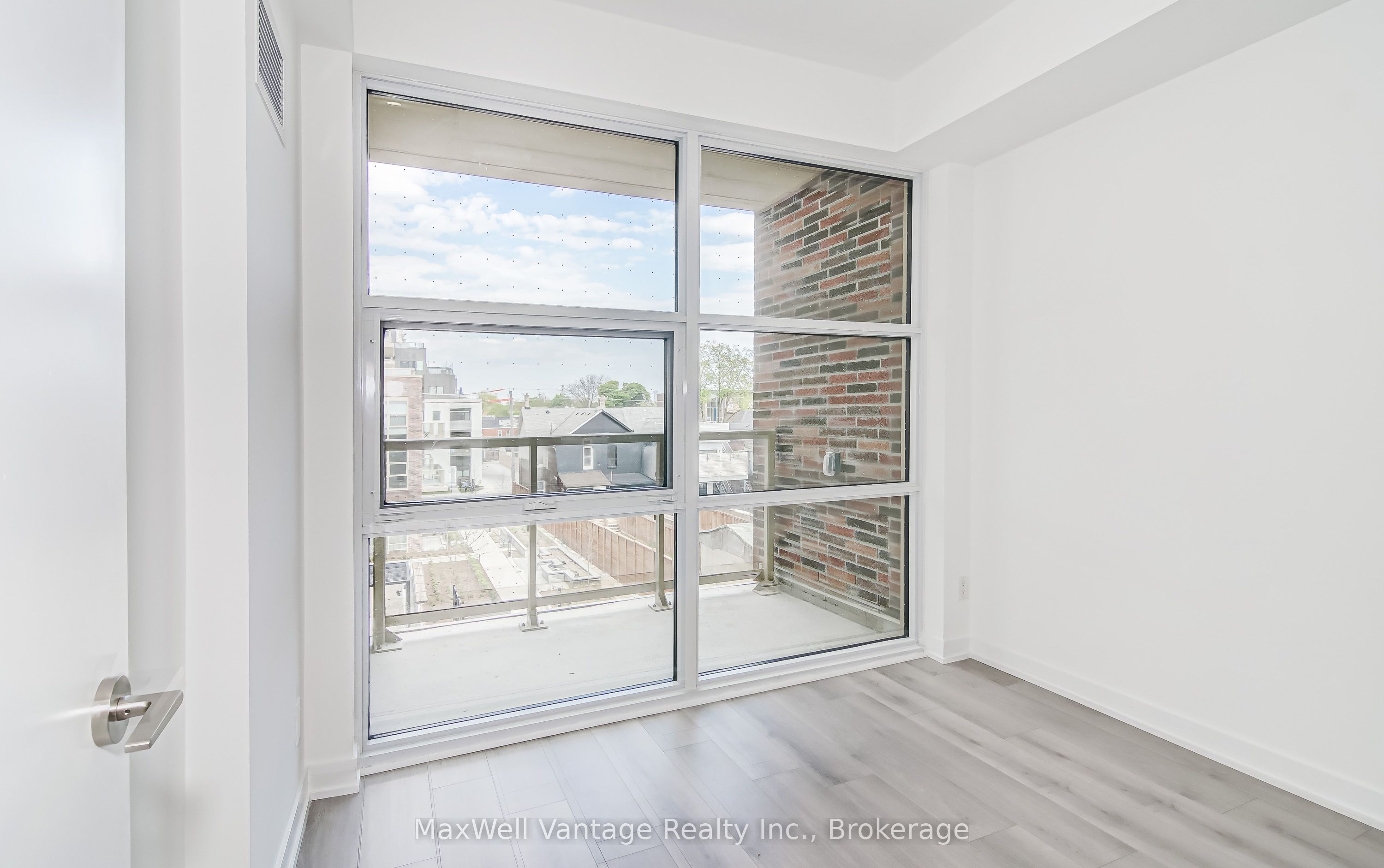 1787 St. Clair Avenue W 306 Property Photo 5