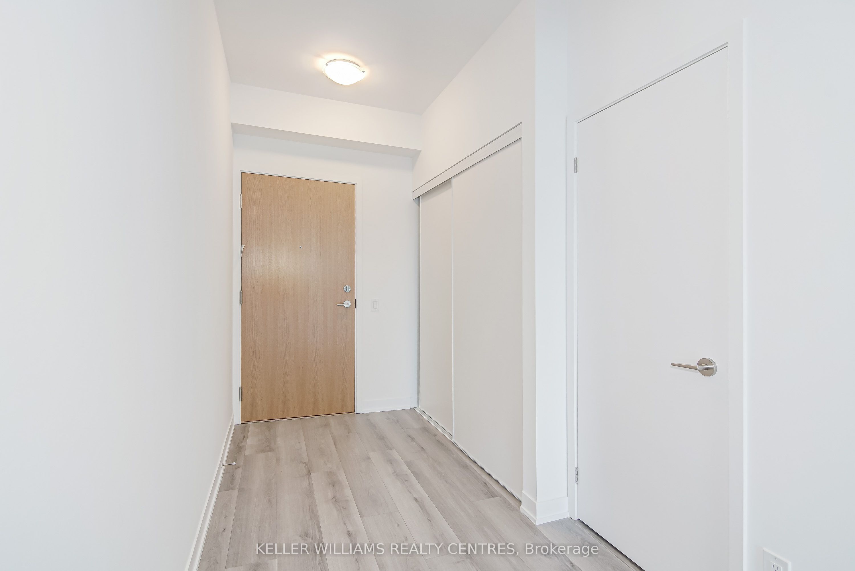 1787 St. Clair Avenue W 306 Property Photo 6