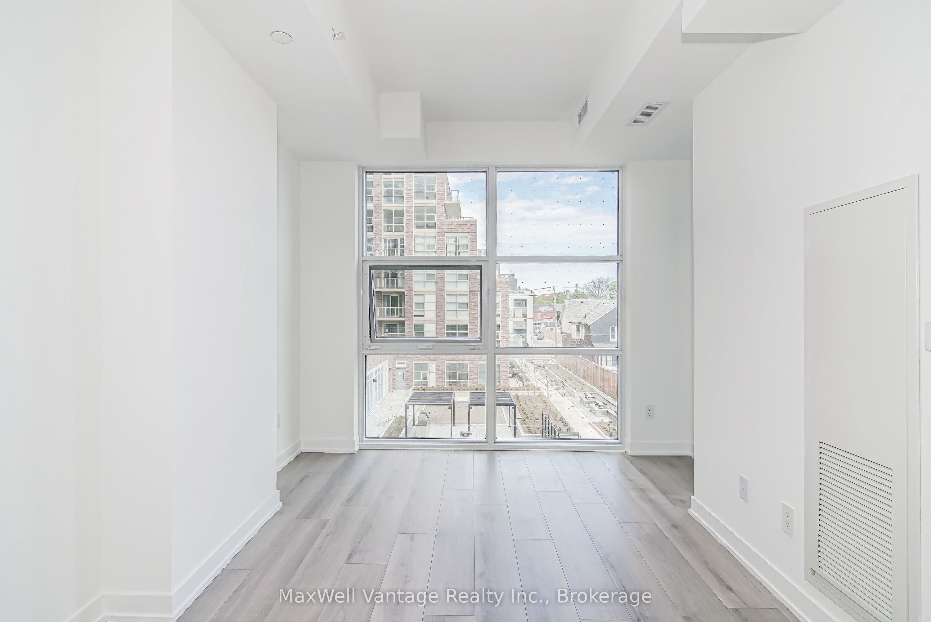 1787 St. Clair Avenue W 306 Property Photo 11