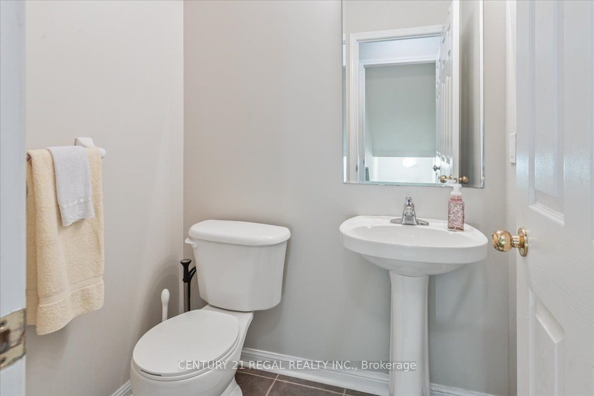 4 Parisian Road Property Photo 8