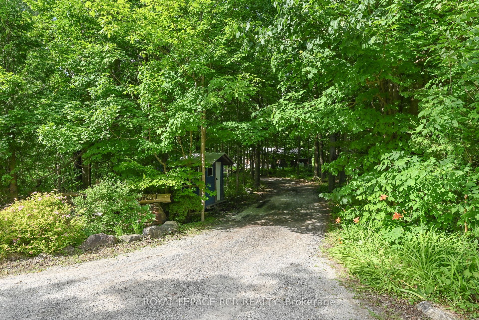 14007 Fifth Line Property Photo 2