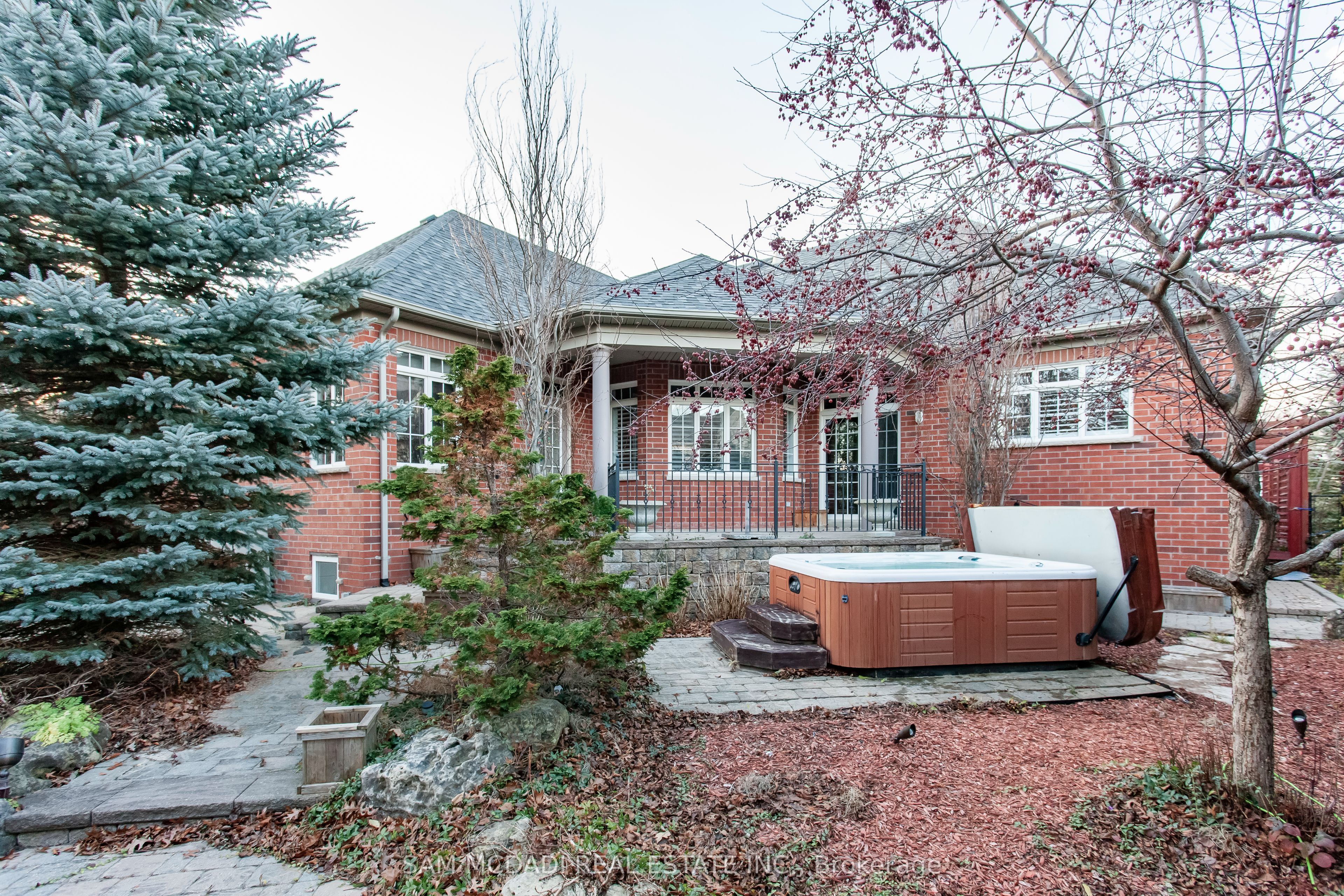 50 Links Lane Property Photo 3