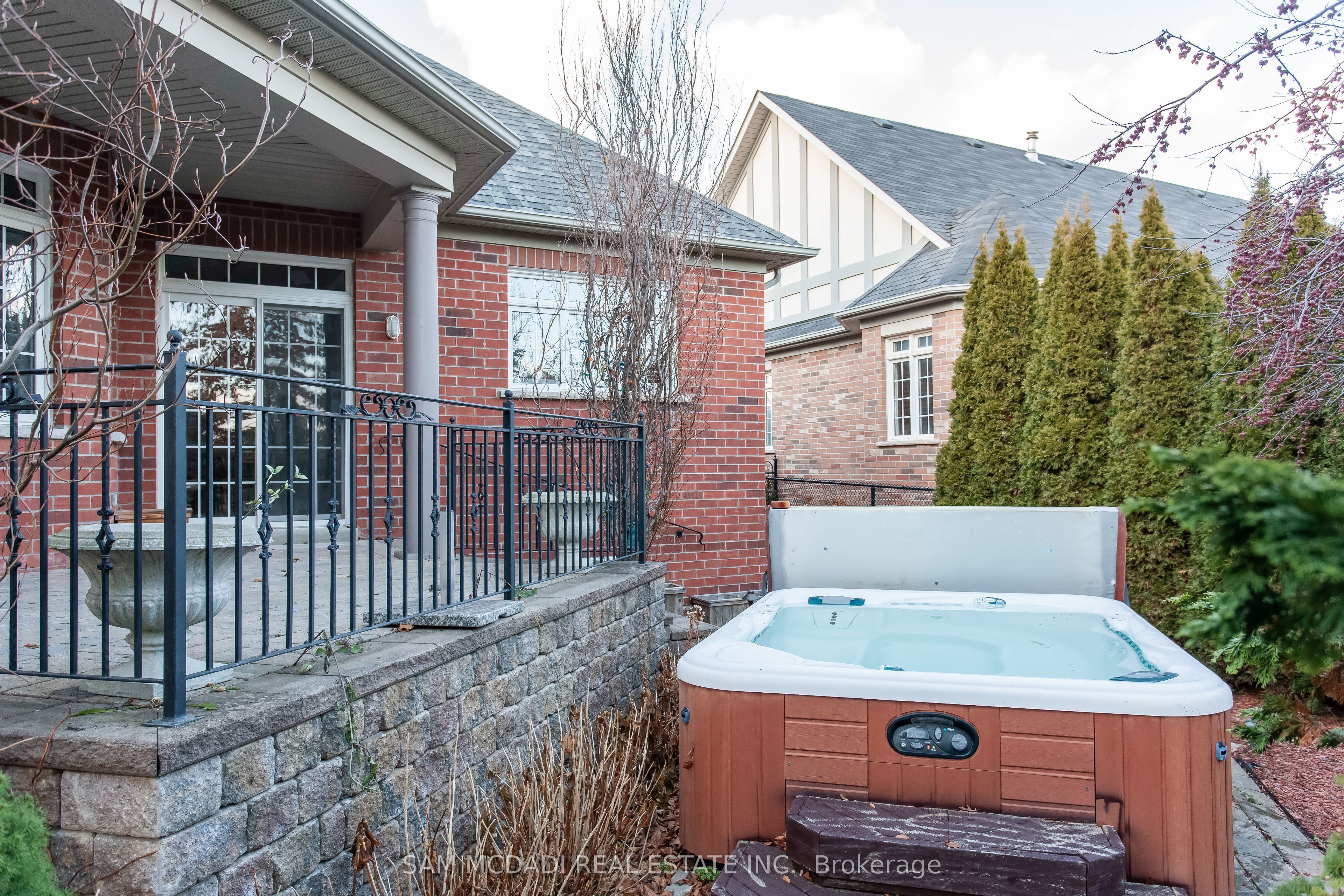 50 Links Lane Property Photo 4