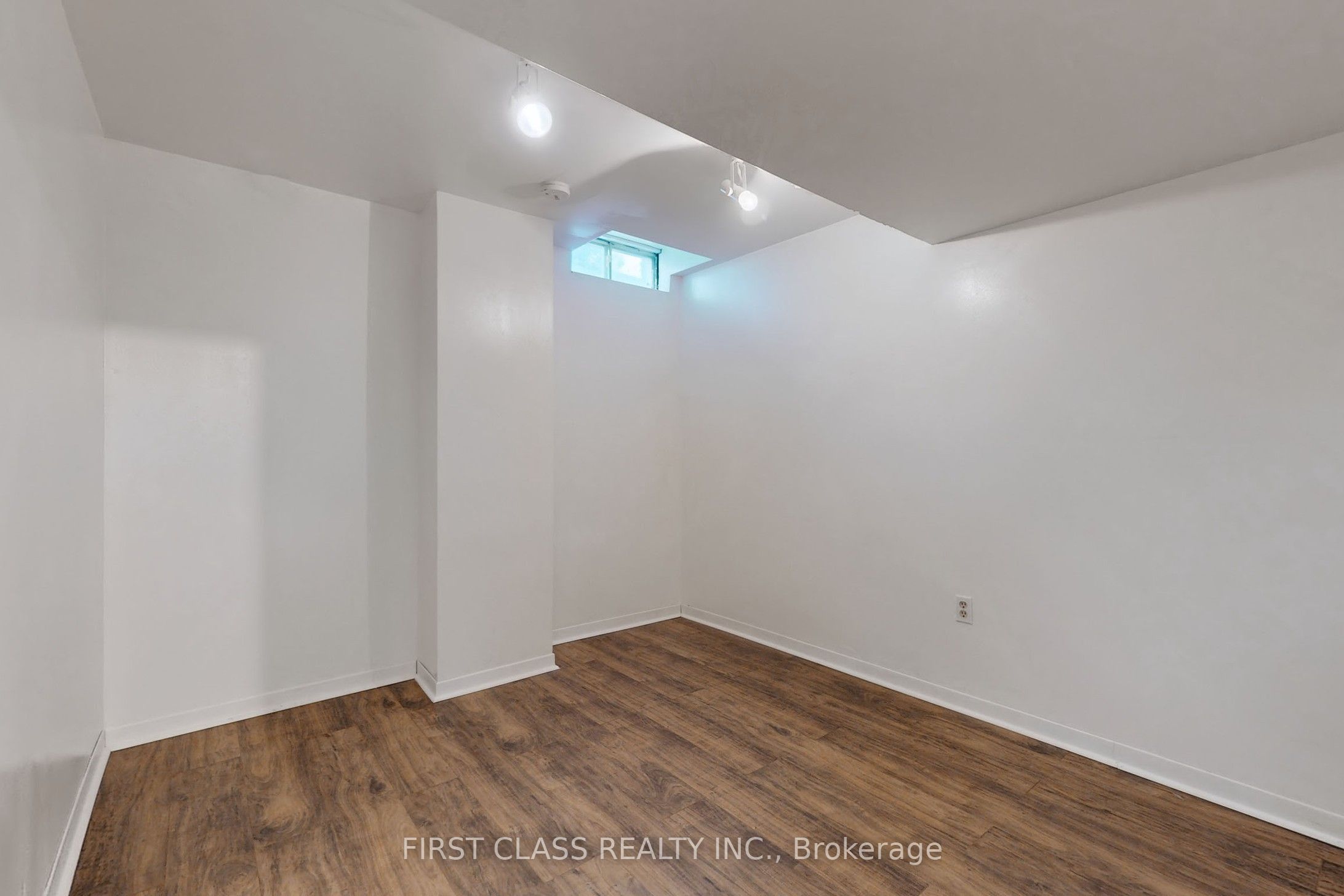 7 Kenpark Avenue Property Photo 41