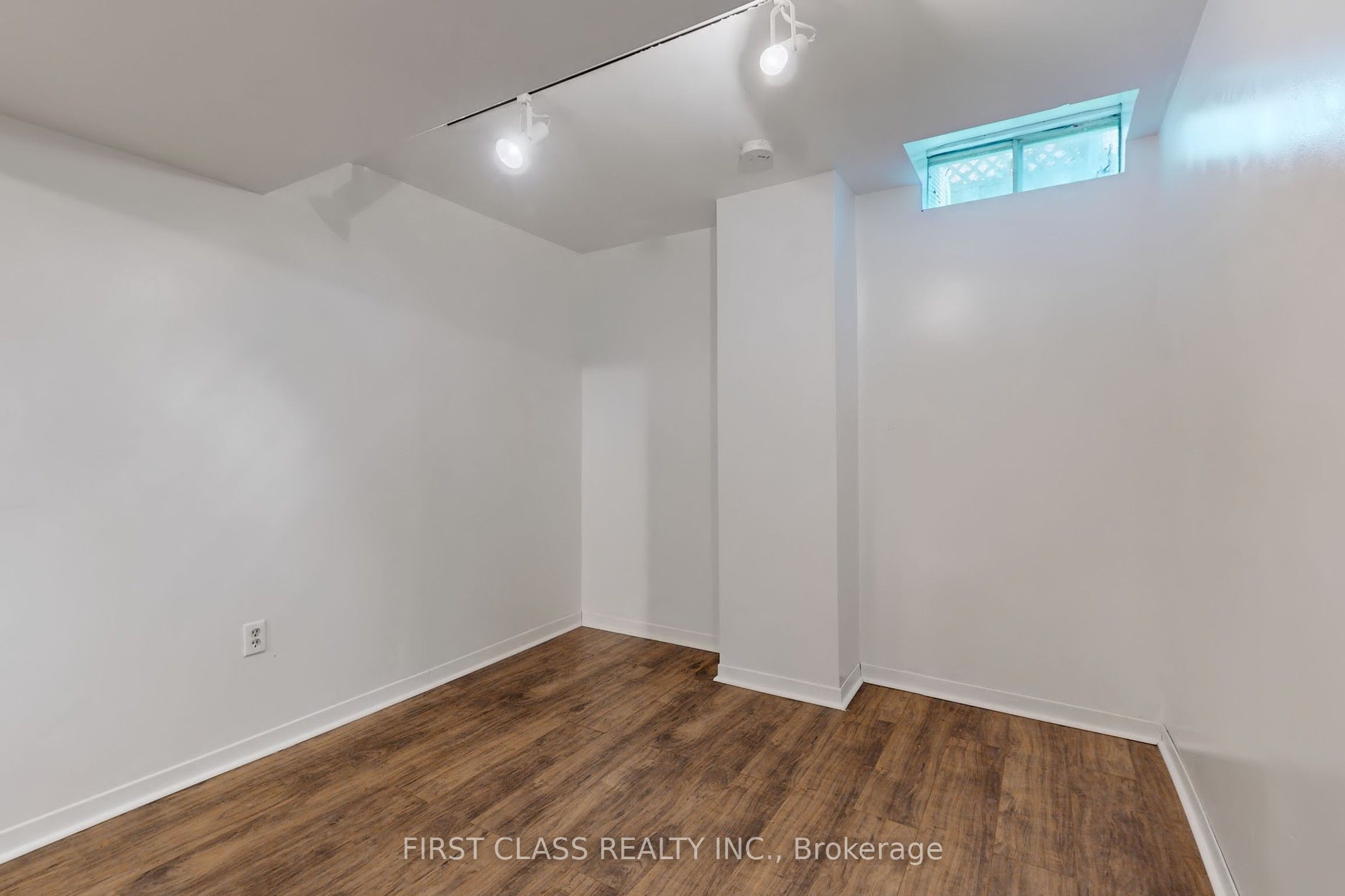 7 Kenpark Avenue Property Photo 42