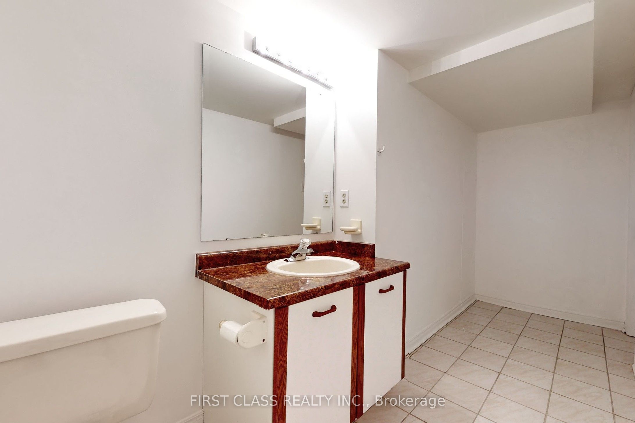 7 Kenpark Avenue Property Photo 43