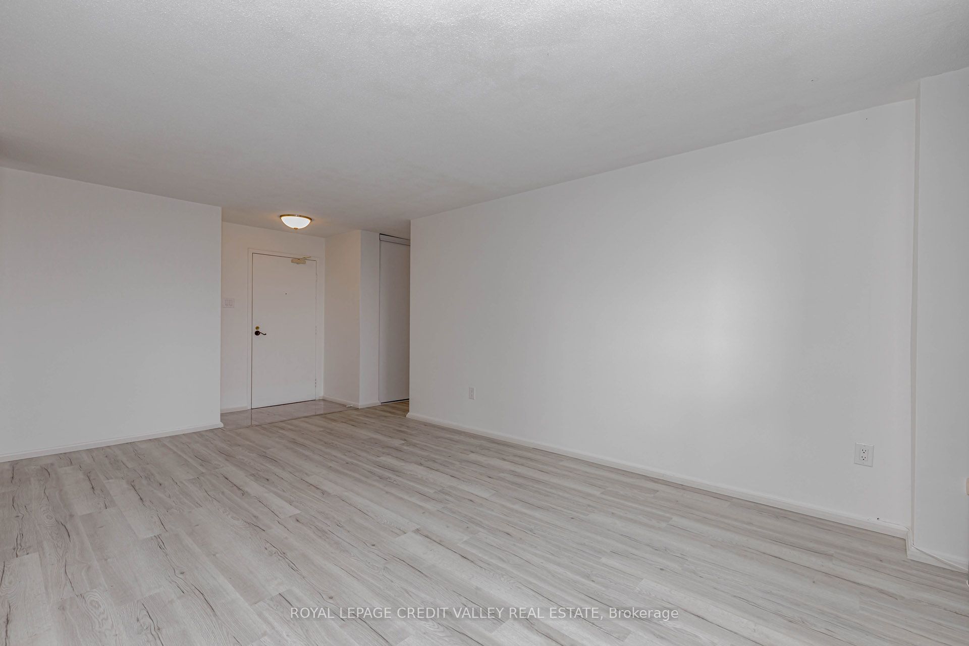3120 Kirwin Avenue 501 Property Photo 10