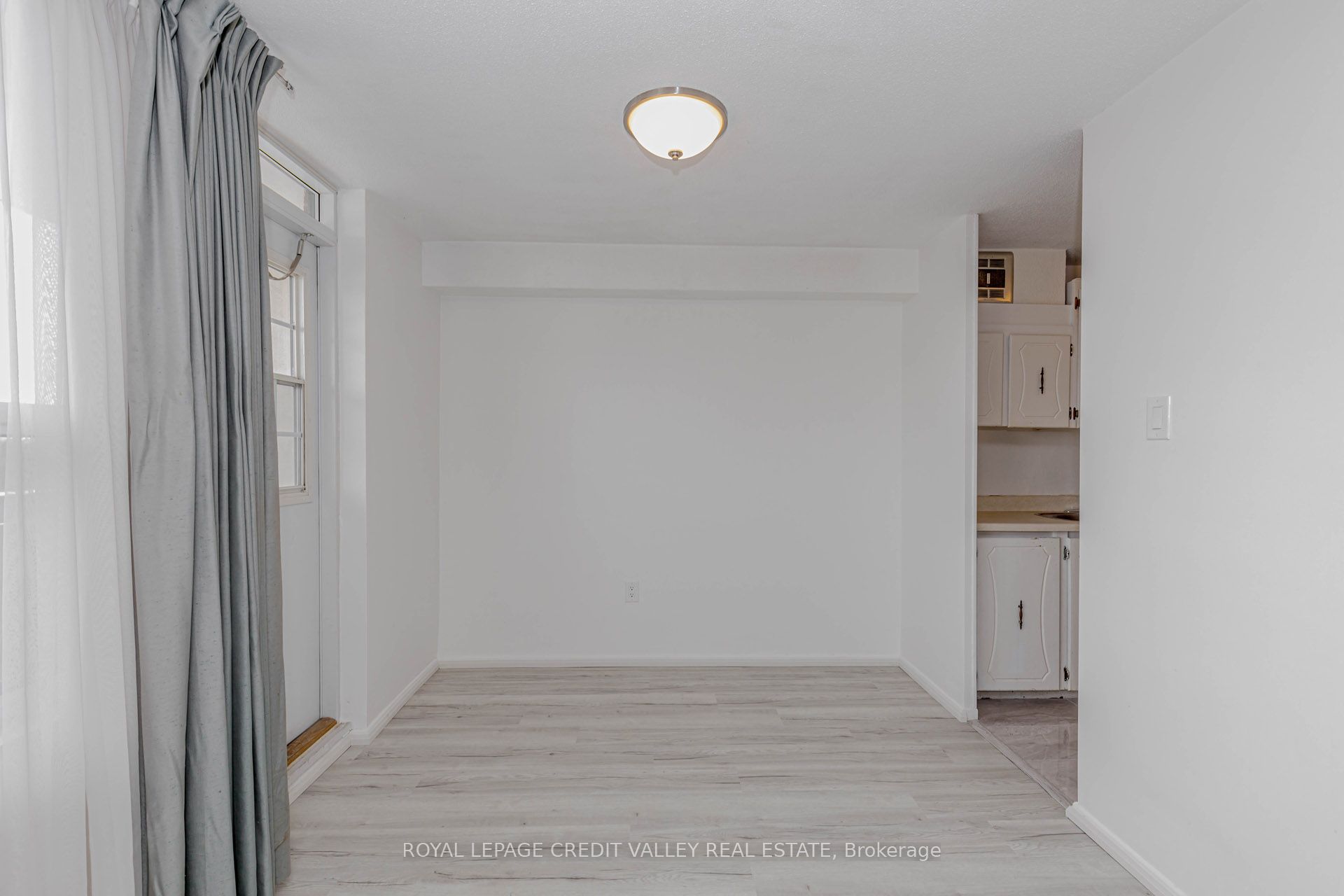 3120 Kirwin Avenue 501 Property Photo 11