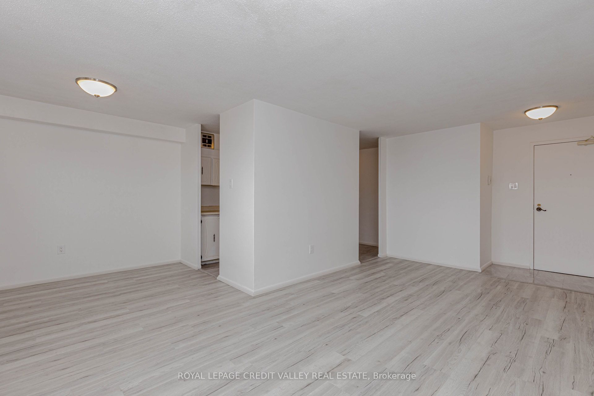 3120 Kirwin Avenue 501 Property Photo 12