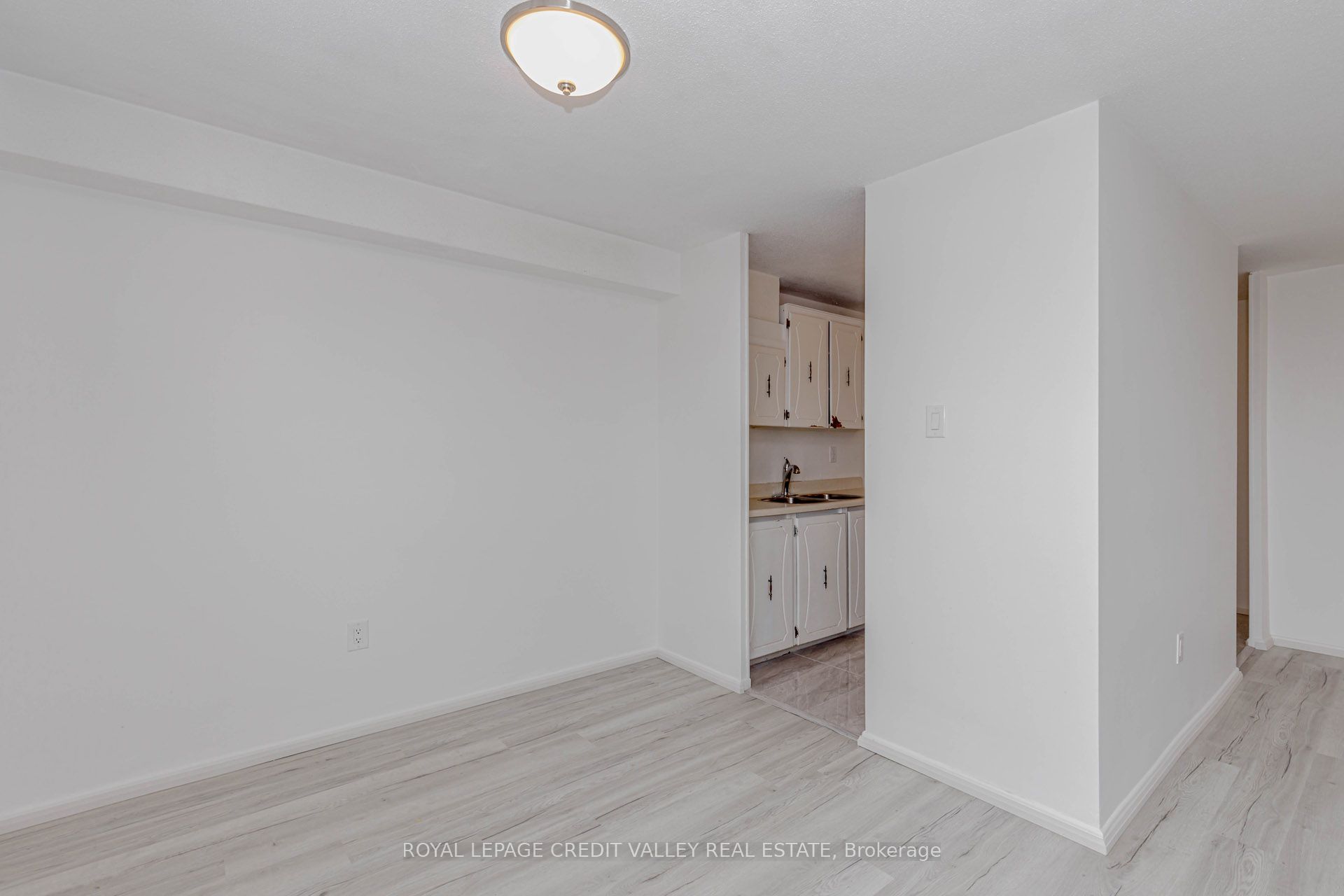 3120 Kirwin Avenue 501 Property Photo 19