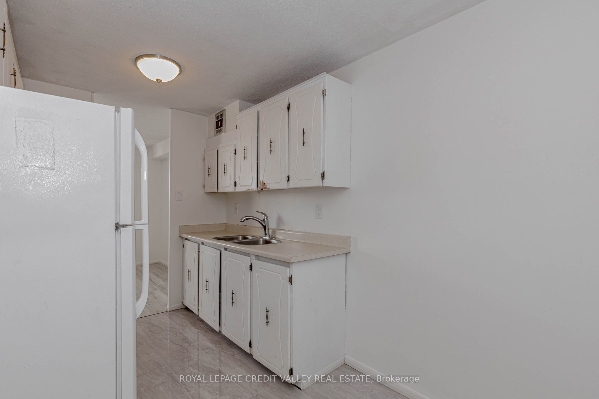3120 Kirwin Avenue 501 Property Photo 27