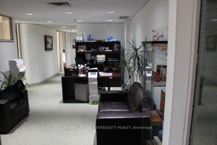 2475 Tedlo Street Property Photo 5