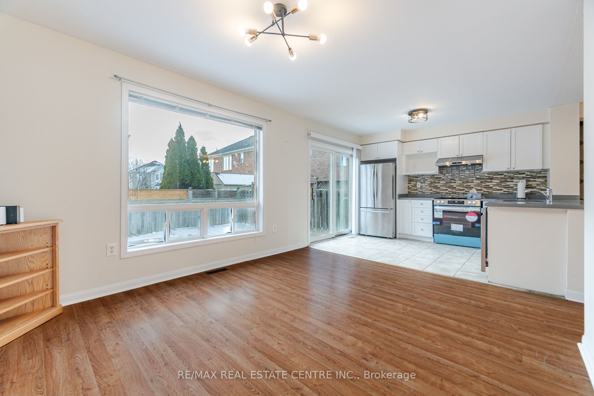 454 Collis Court Property Photo 10