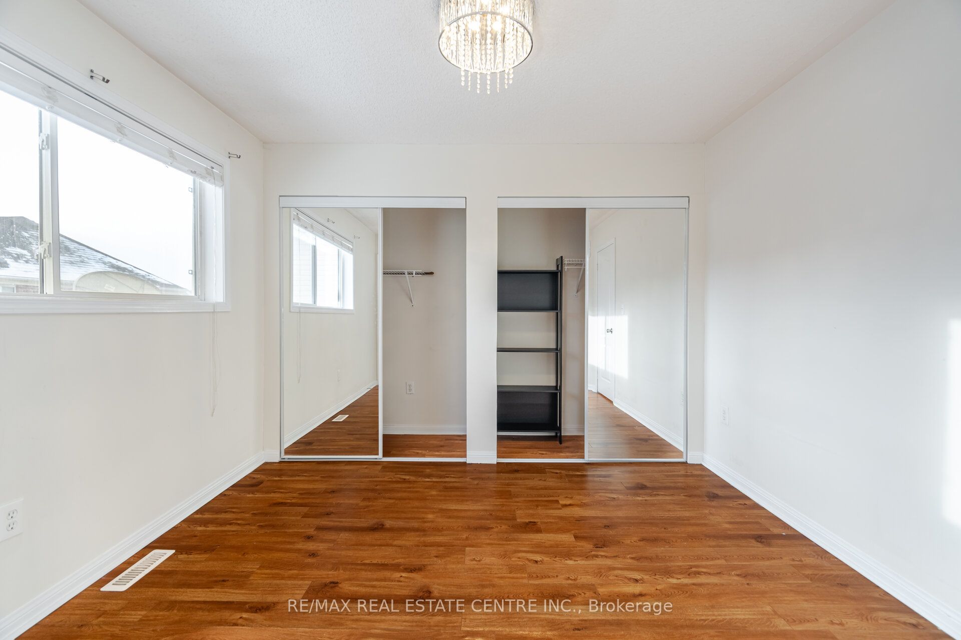 454 Collis Court Property Photo 17
