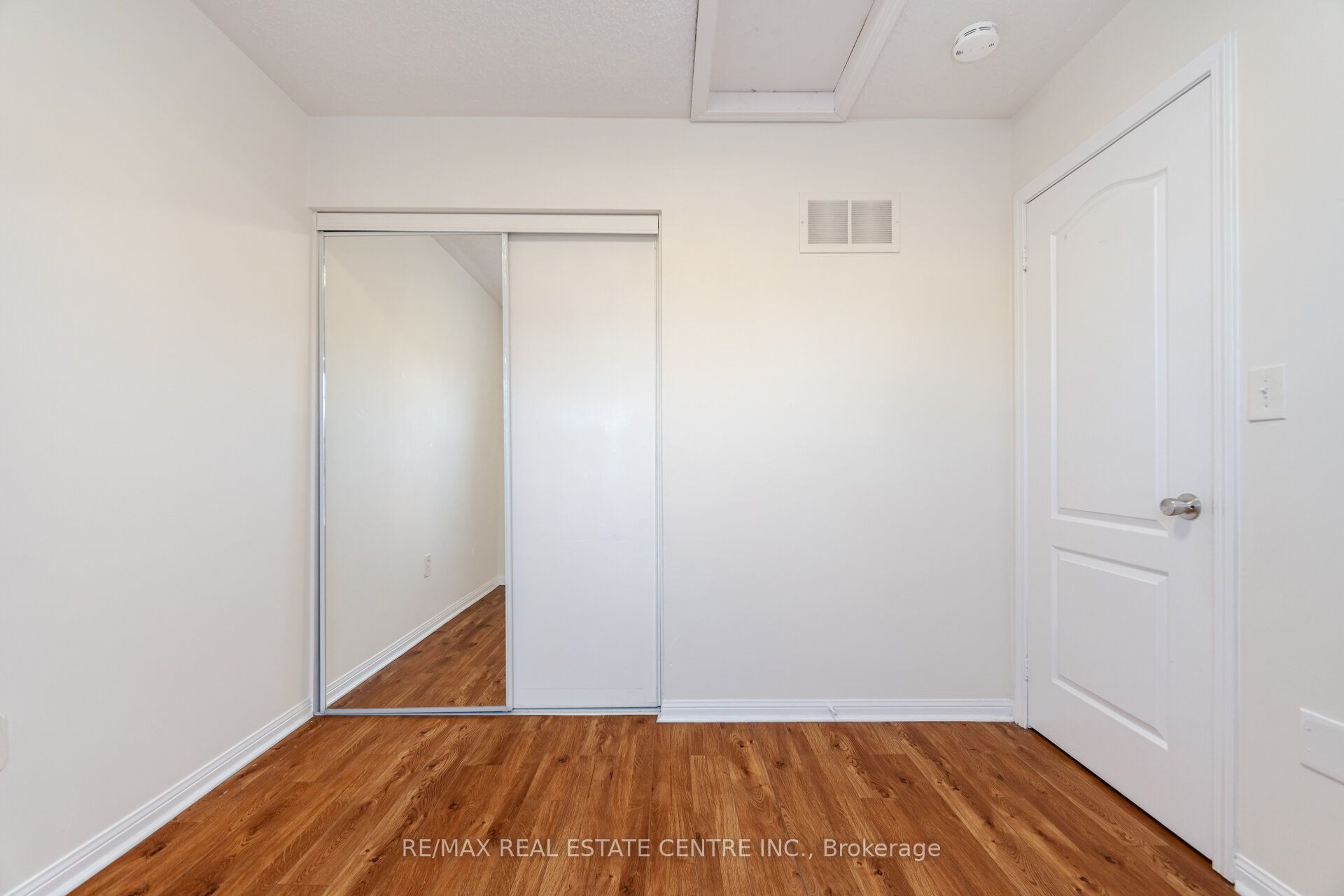 454 Collis Court Property Photo 22