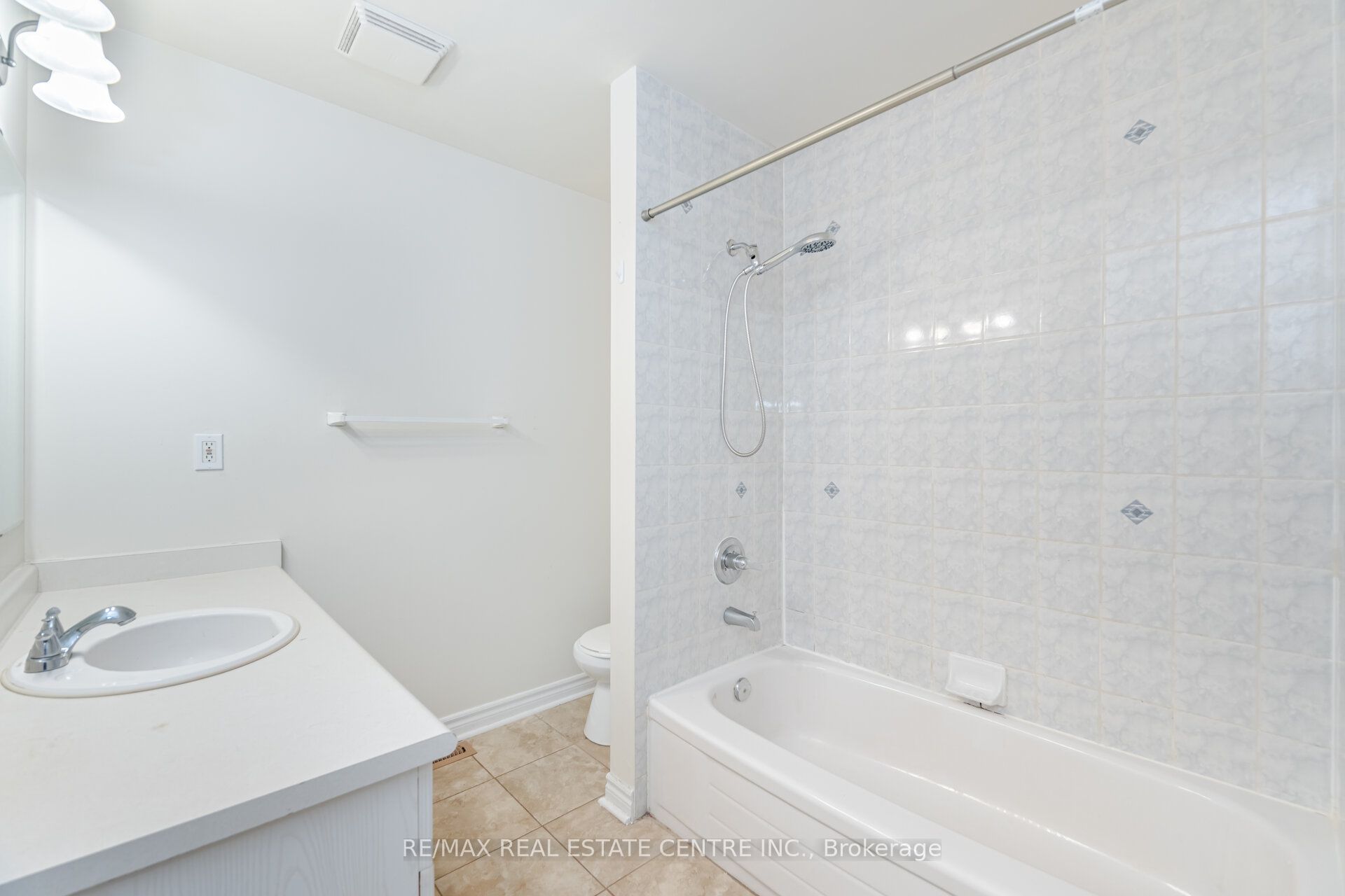 454 Collis Court Property Photo 25
