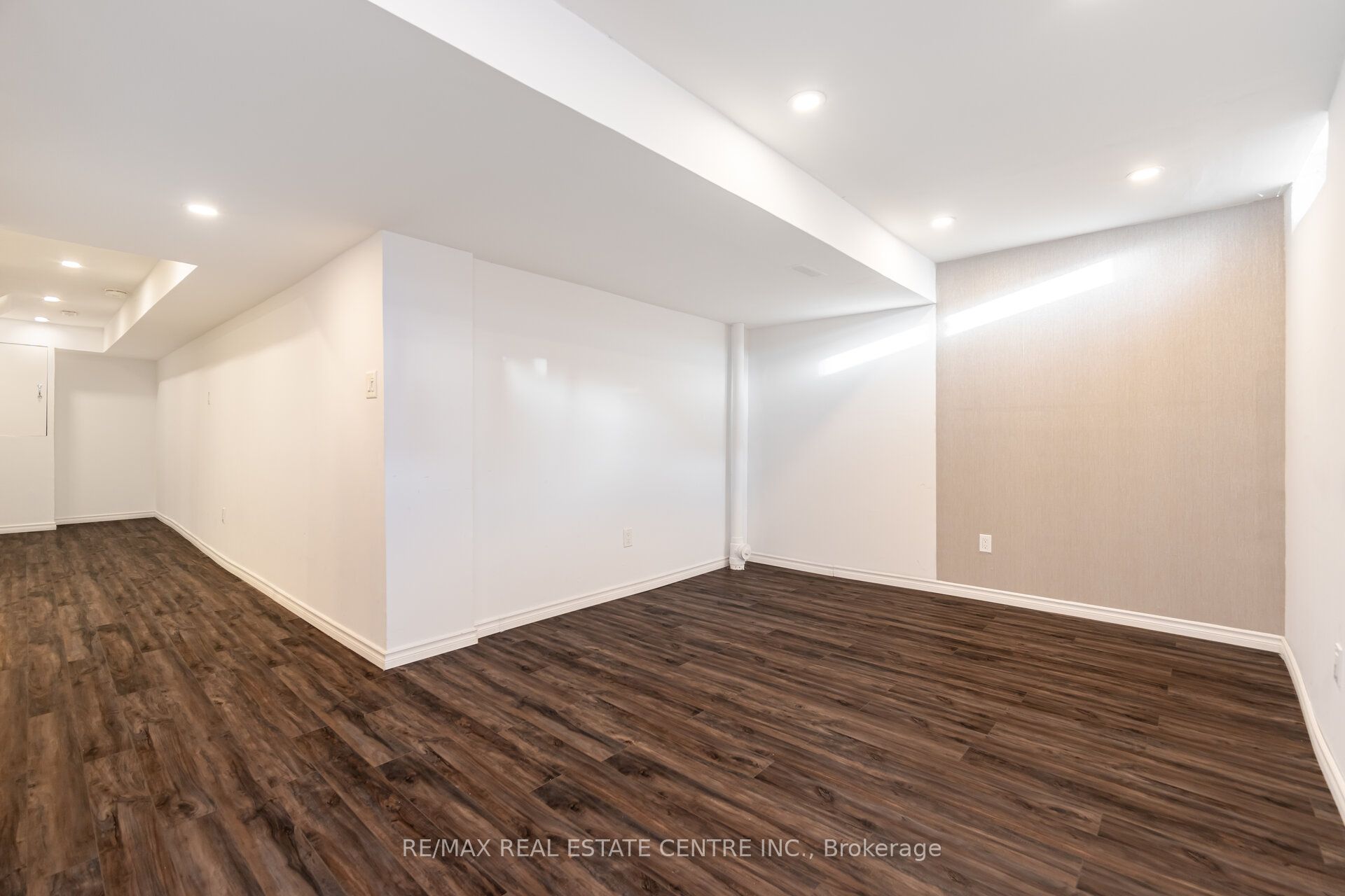 454 Collis Court Property Photo 28