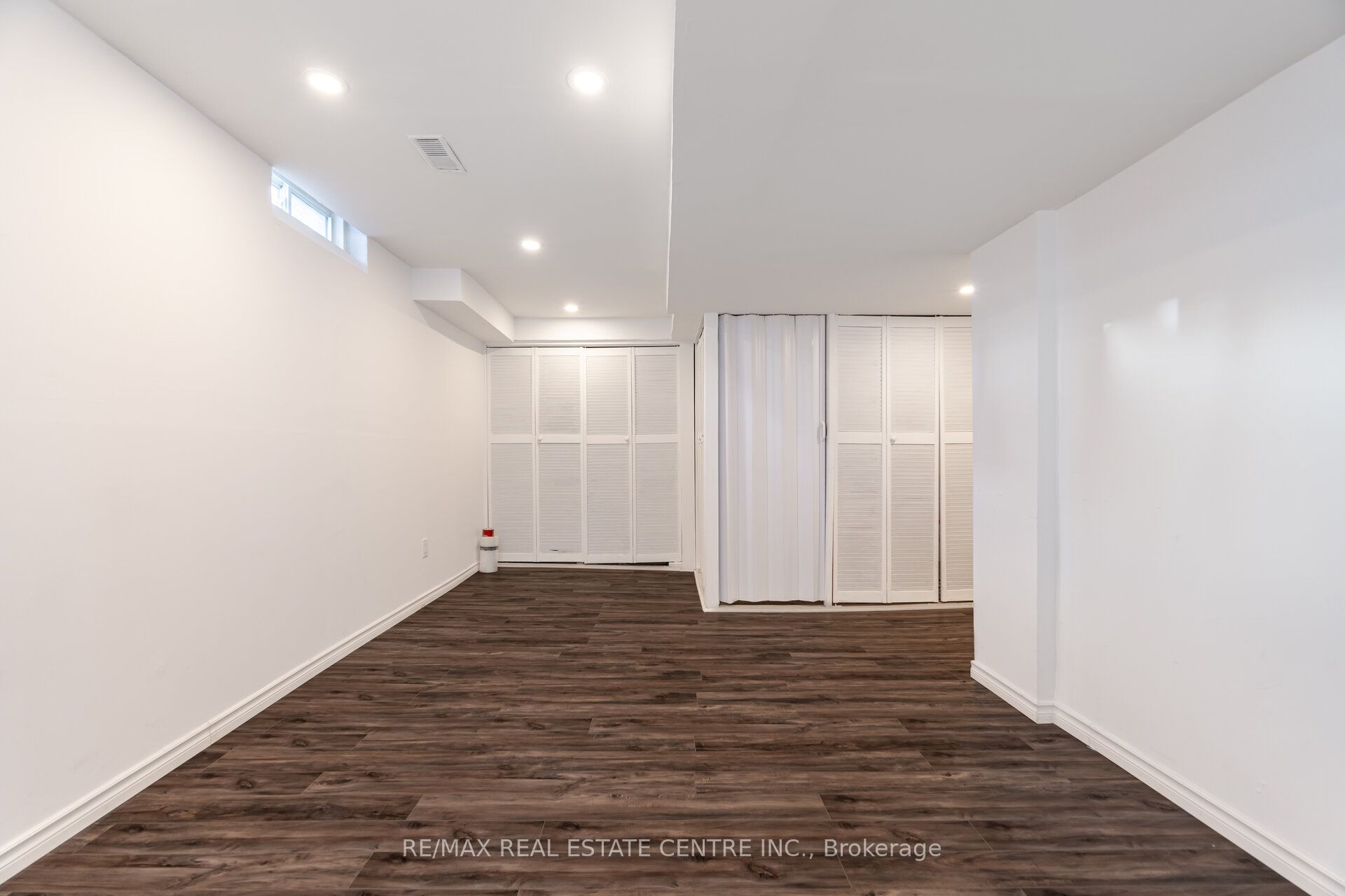 454 Collis Court Property Photo 29