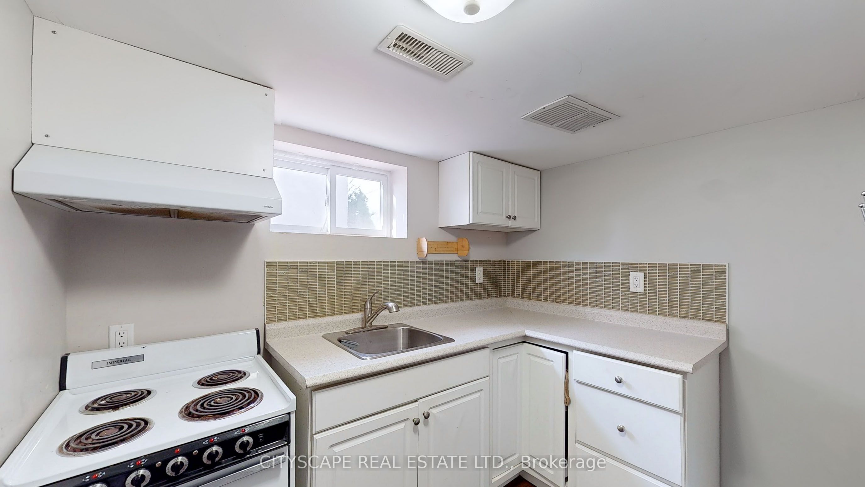39 Woodward Avenue Property Photo 37