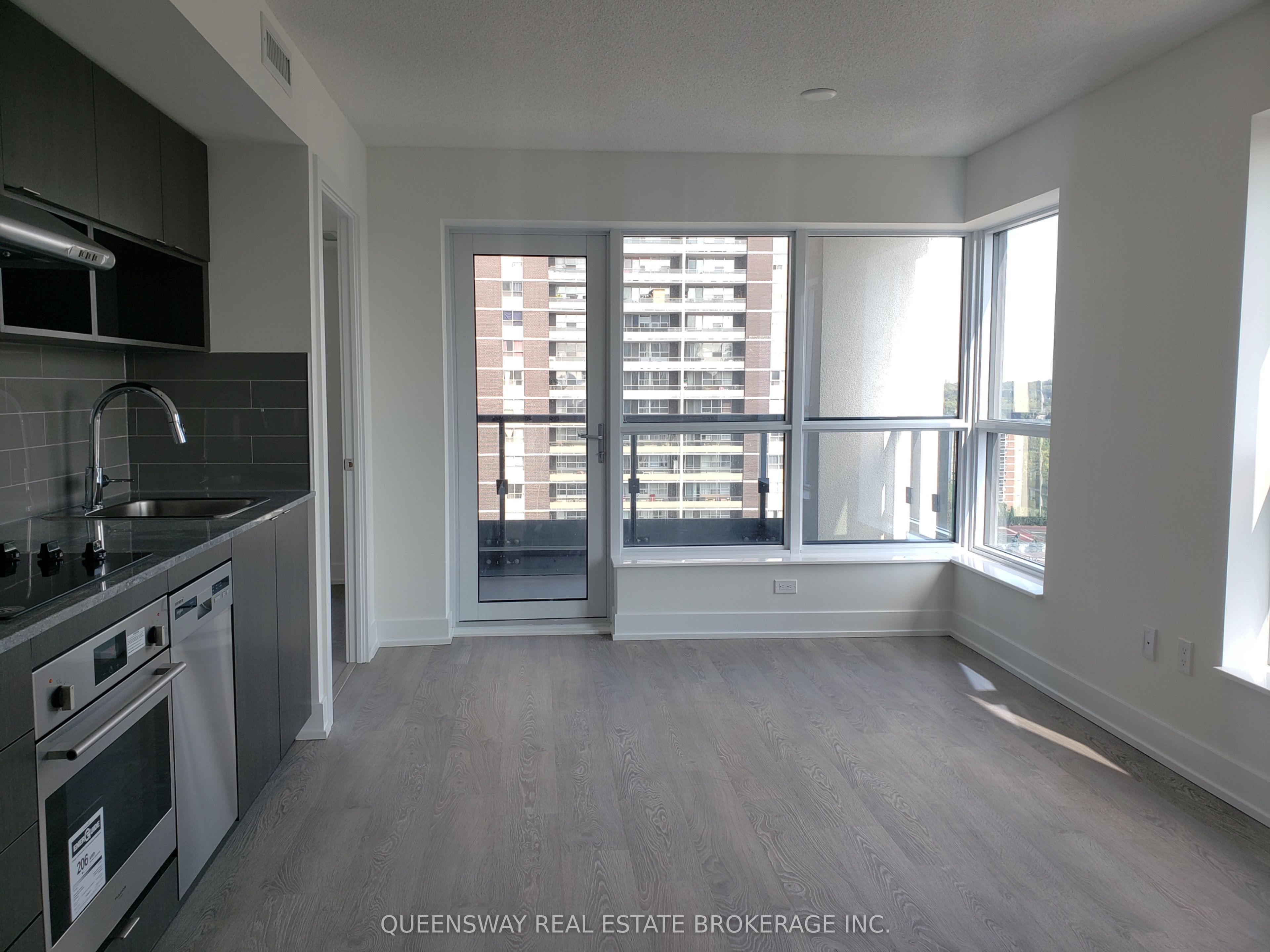 7 Mabelle Avenue 1504 Property Photo 1