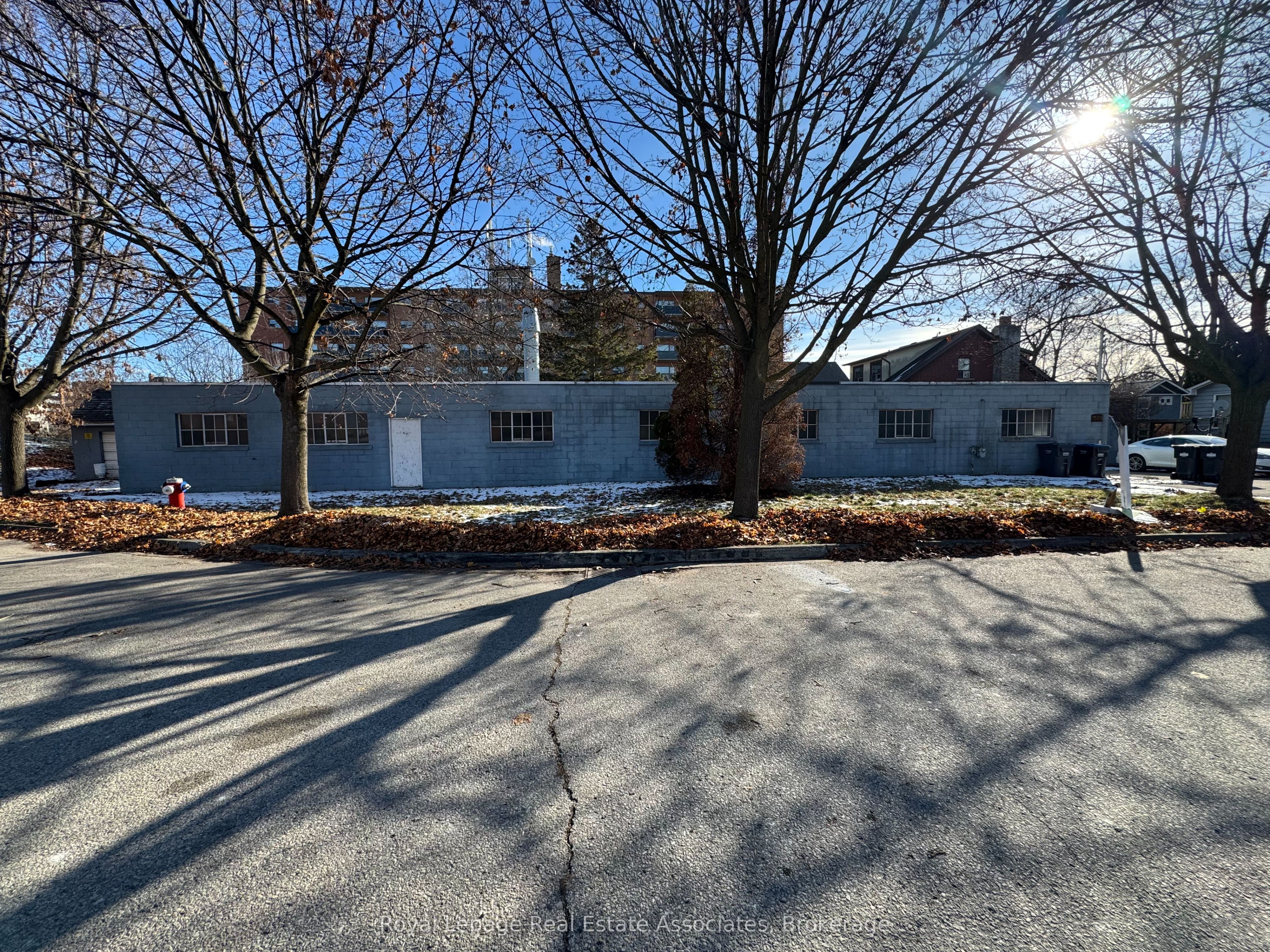 1089 Seneca Avenue #rear Property Photo 13