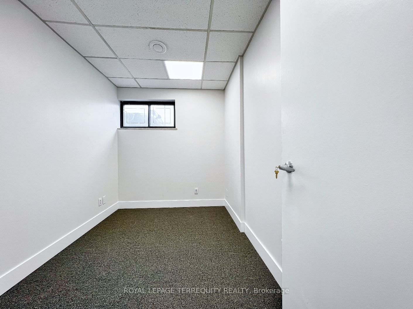 160 The Westway 16b Property Photo 4