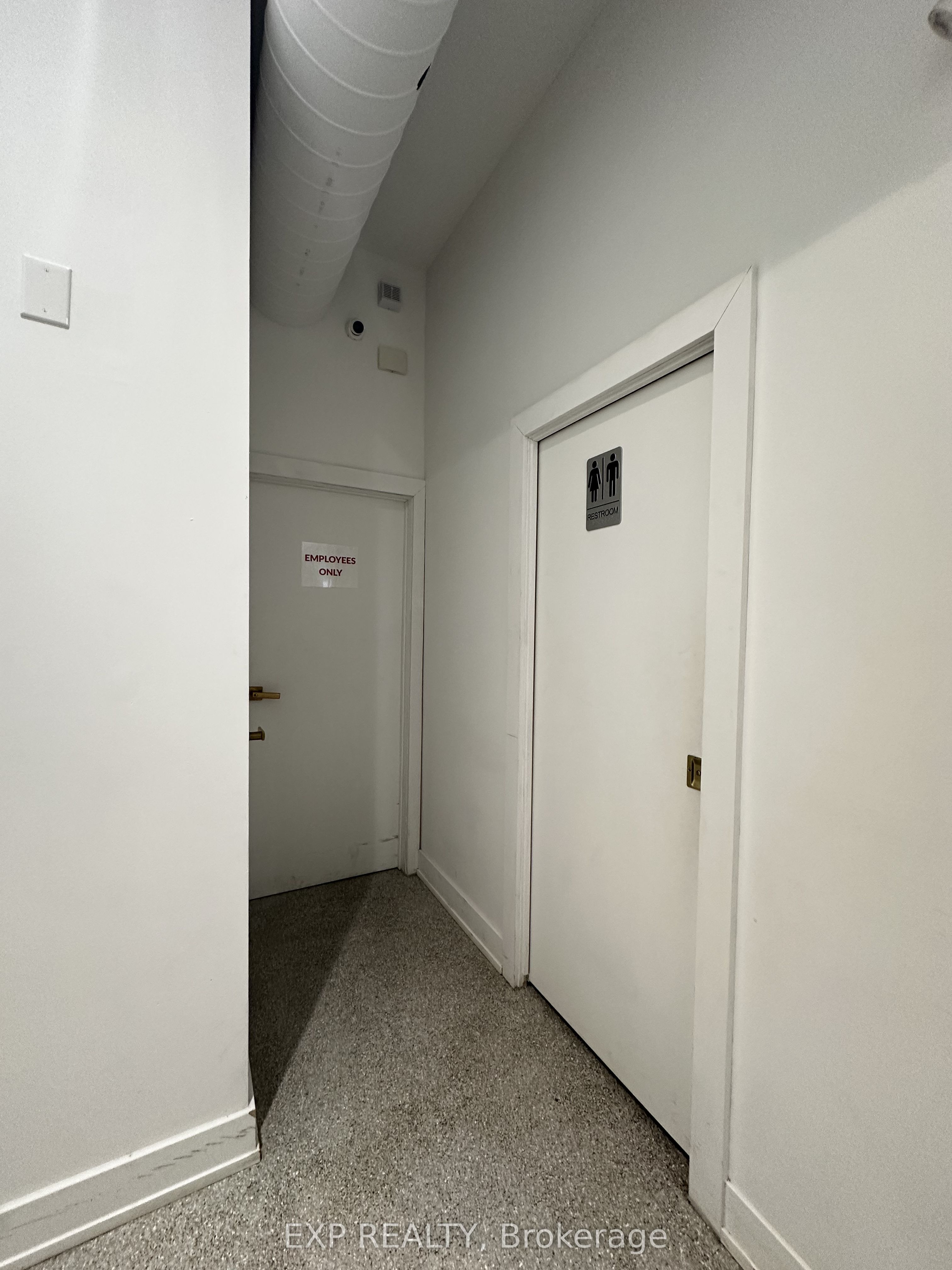 327 Lakeshore Road E Property Photo 13