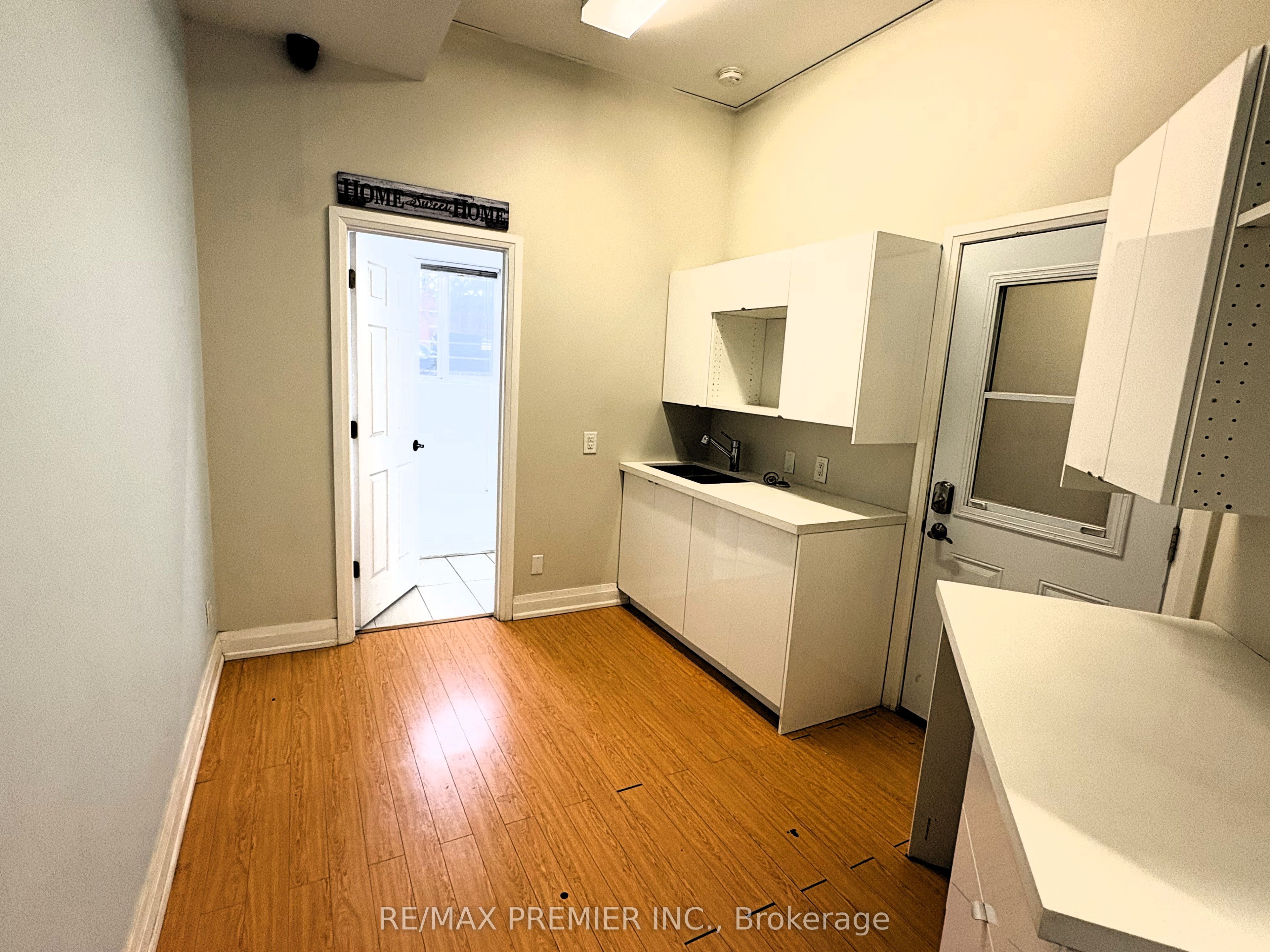 269 Scarlett Road Property Photo 5