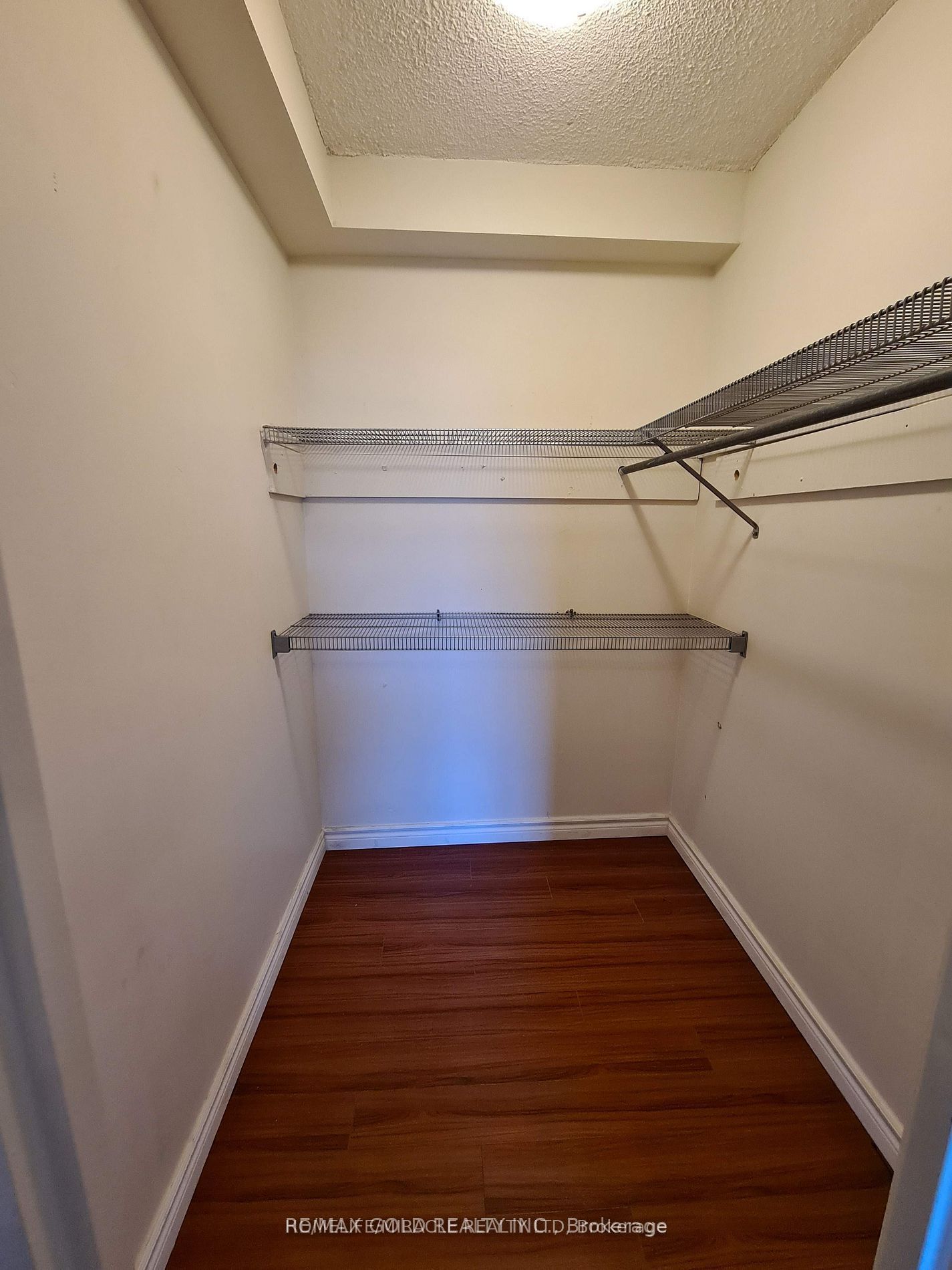 335 Driftwood Avenue 405 Property Photo 6