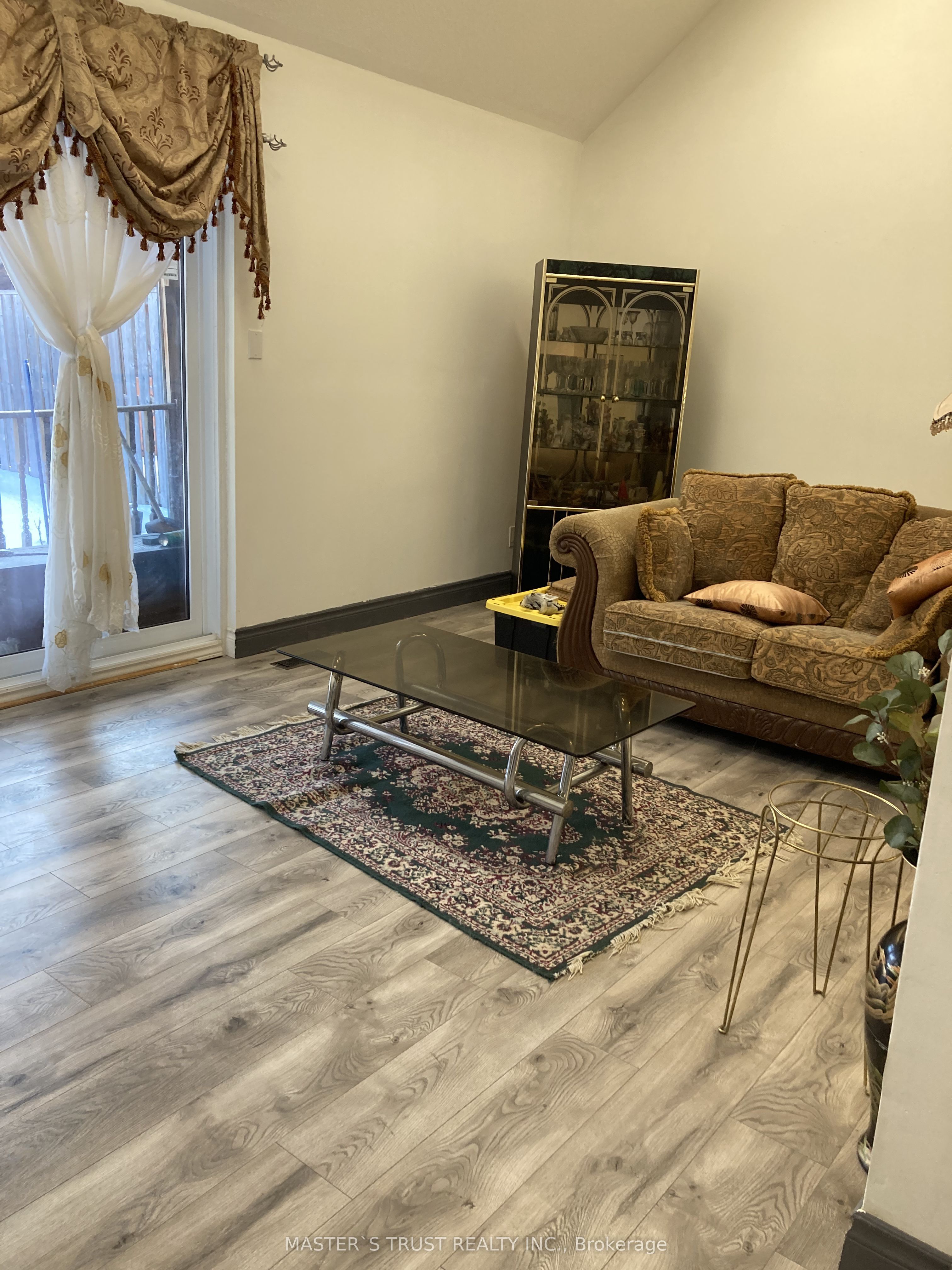 374 Driftwood Avenue #6 Property Photo 6