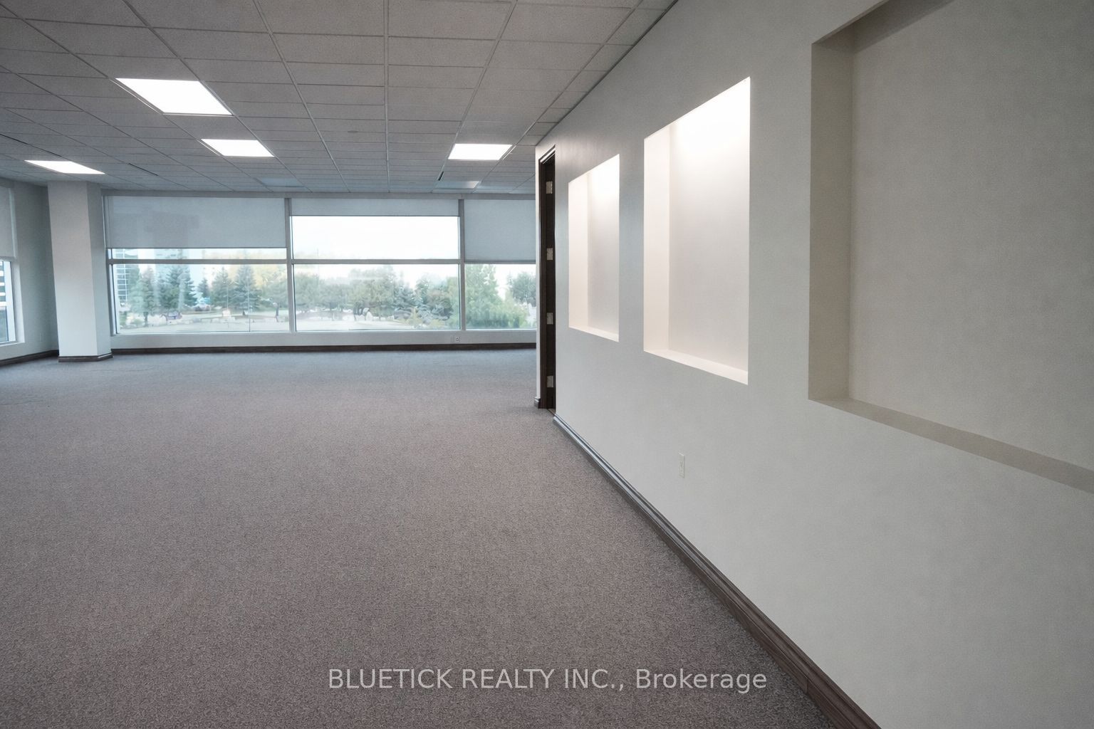 5500 North Service Road 401 Property Photo 6