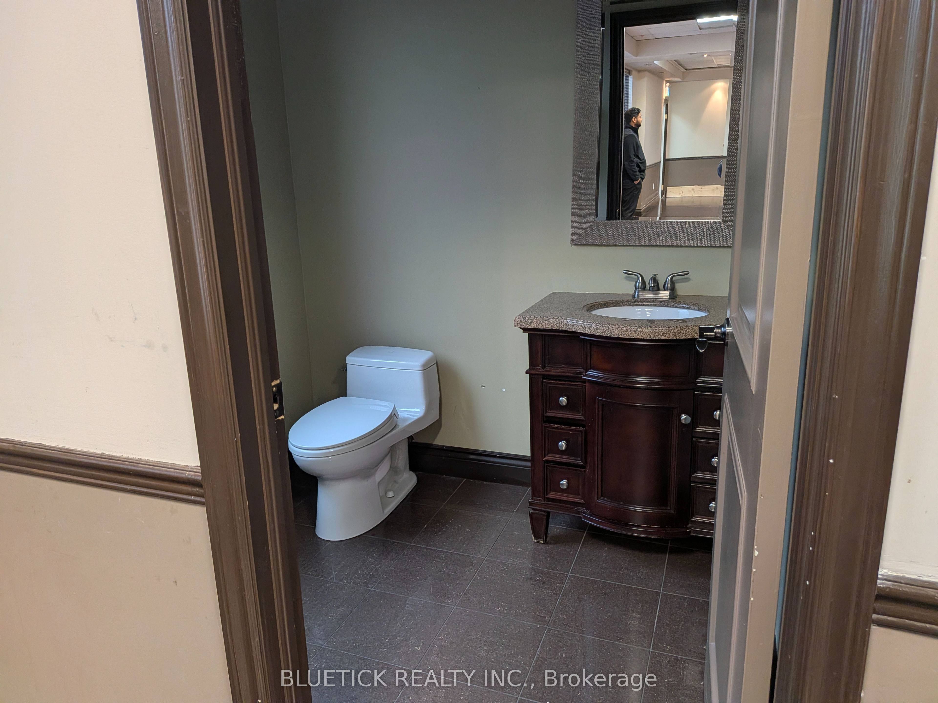 1055 Clark Boulevard Sf 5 Property Photo 9